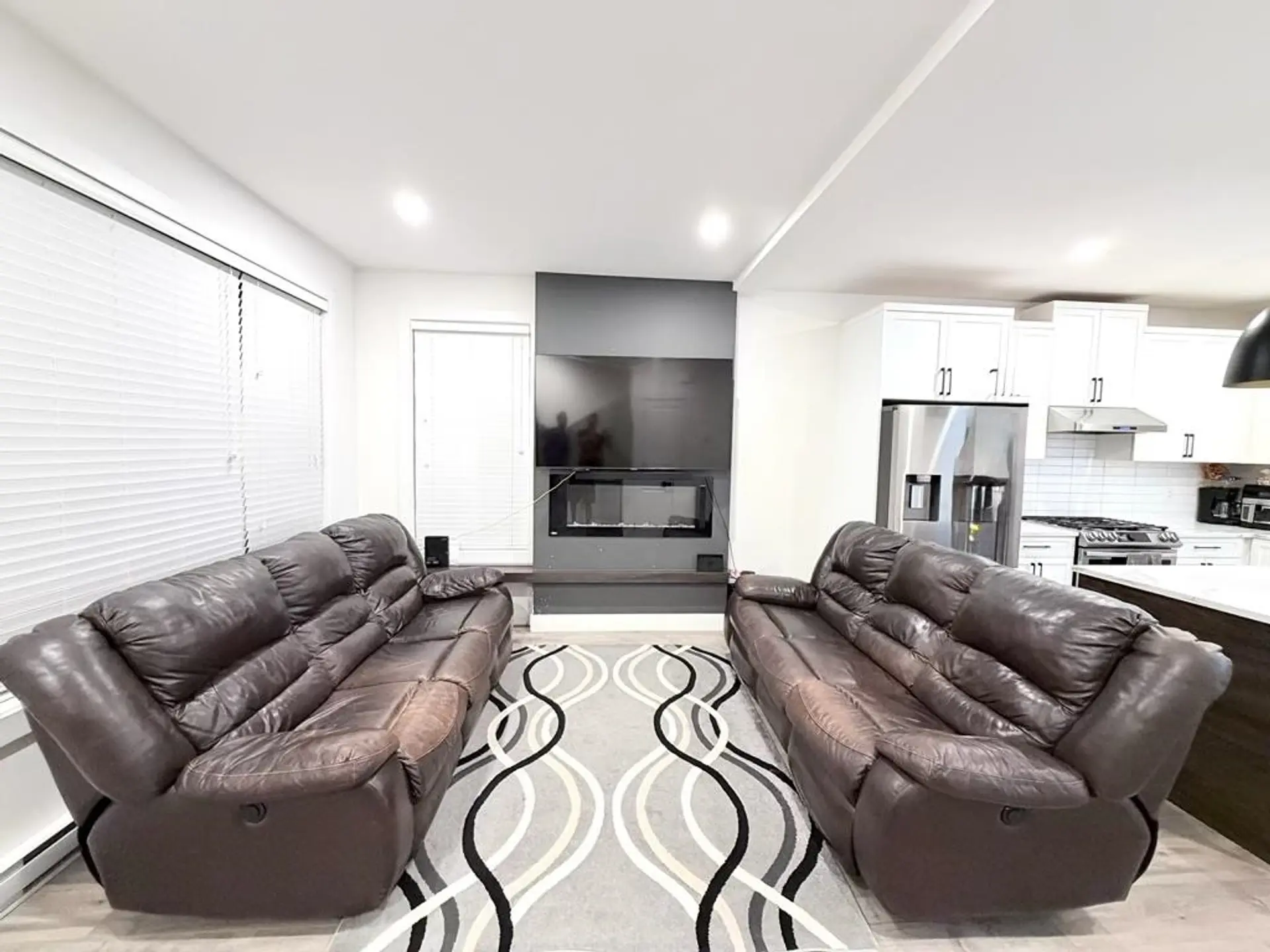 #12 27640 Lantern Avenue - Image 4