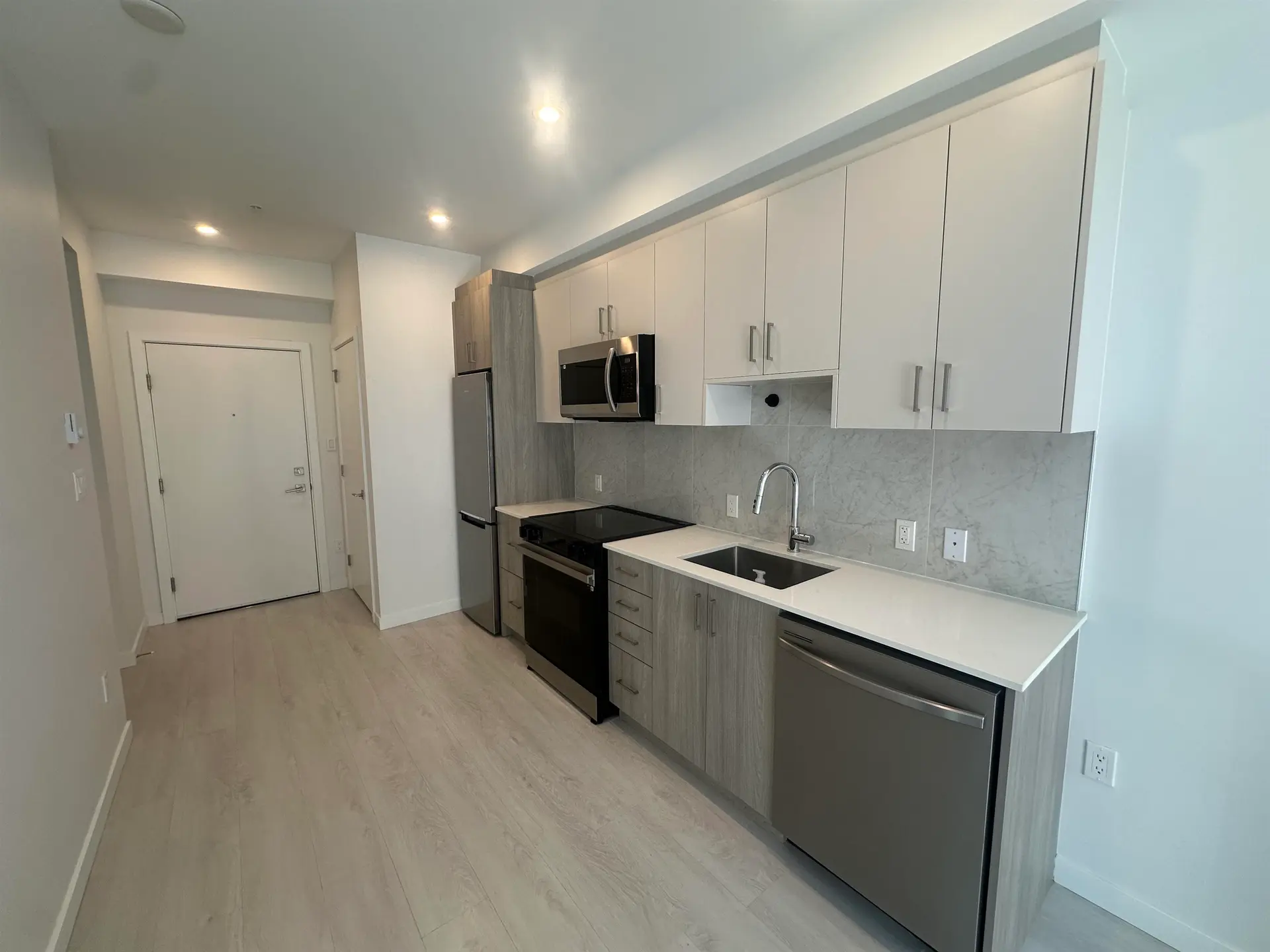 #W111 13838 108 Avenue - Image 4