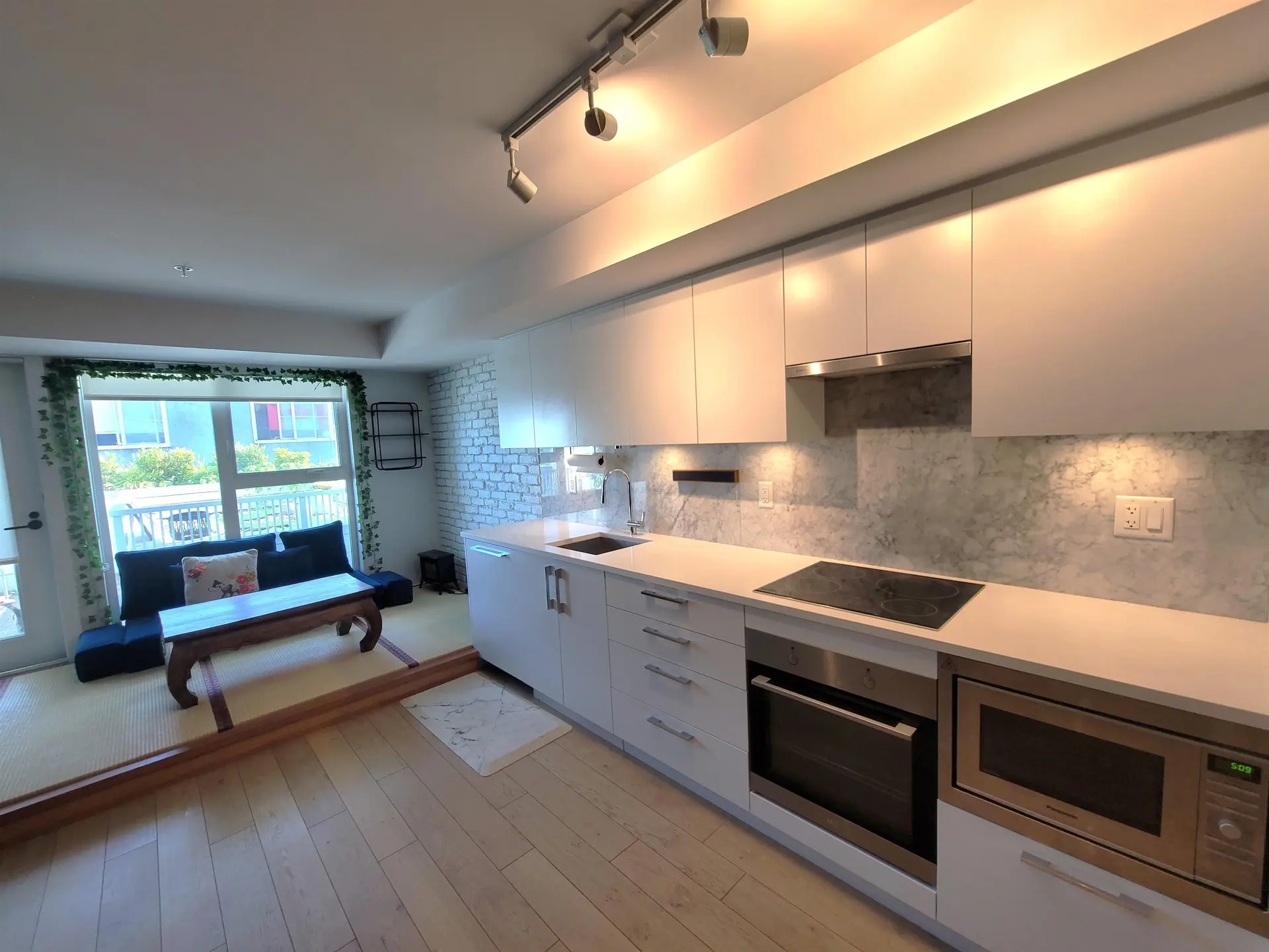 #211 2508 Fraser Street - Image 2