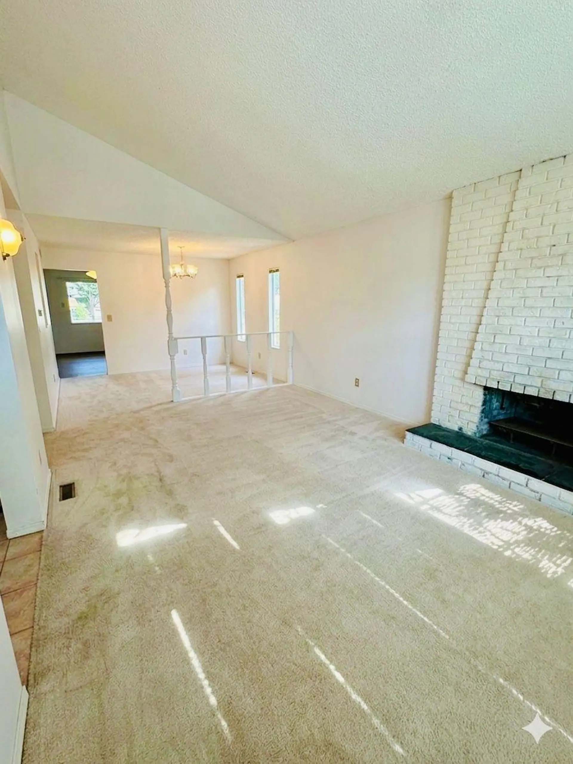 1965 Flynn Crescent - Image 3