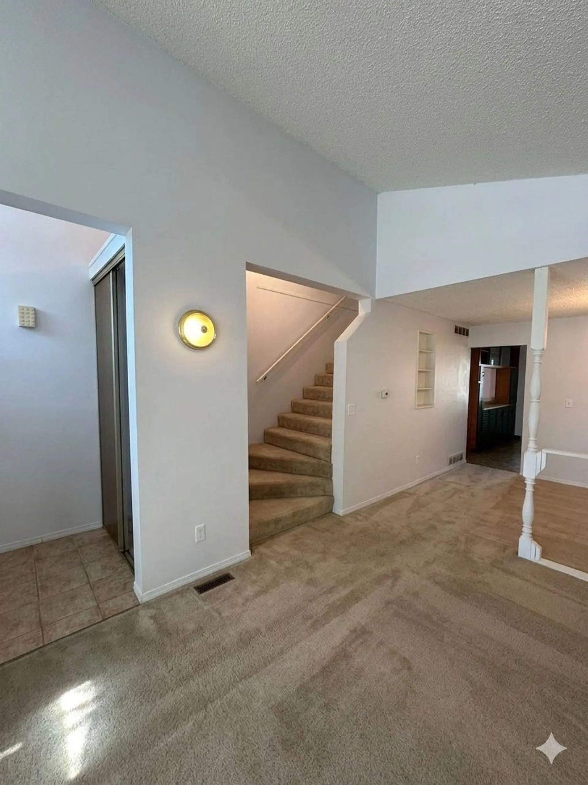 1965 Flynn Crescent - Image 4