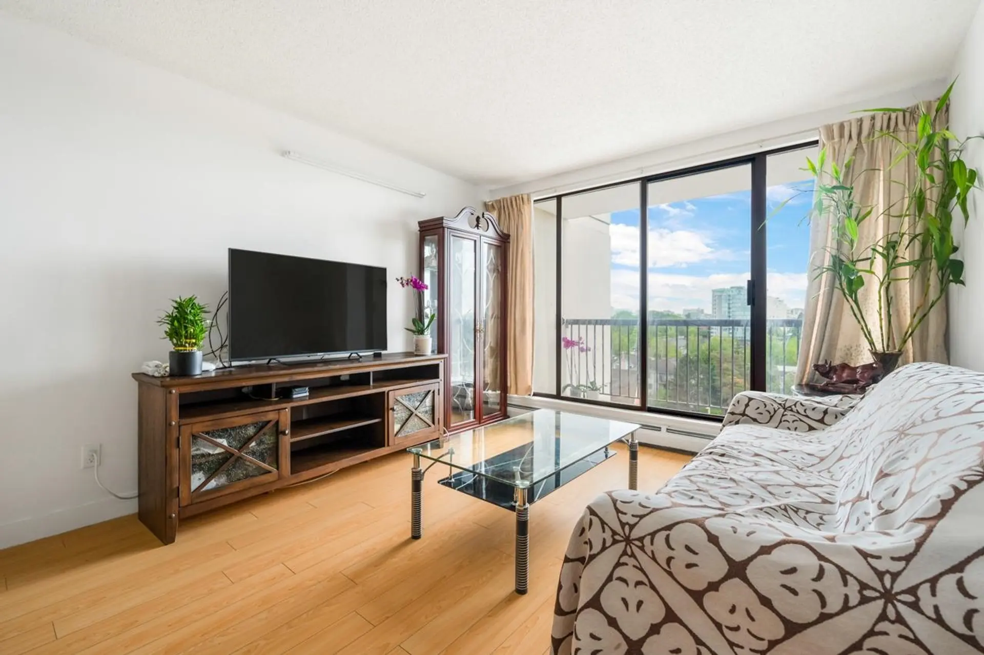 #901 7100 Gilbert Road - Image 12