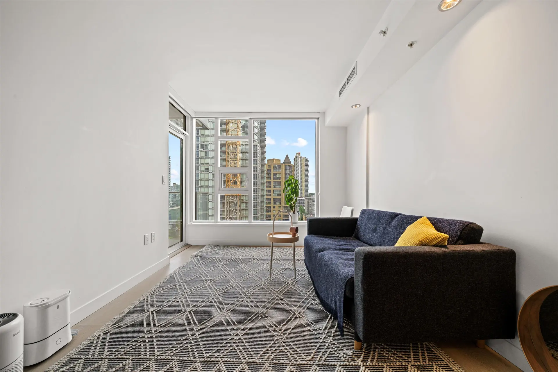 #1009 1289 Hornby Street - Image 3
