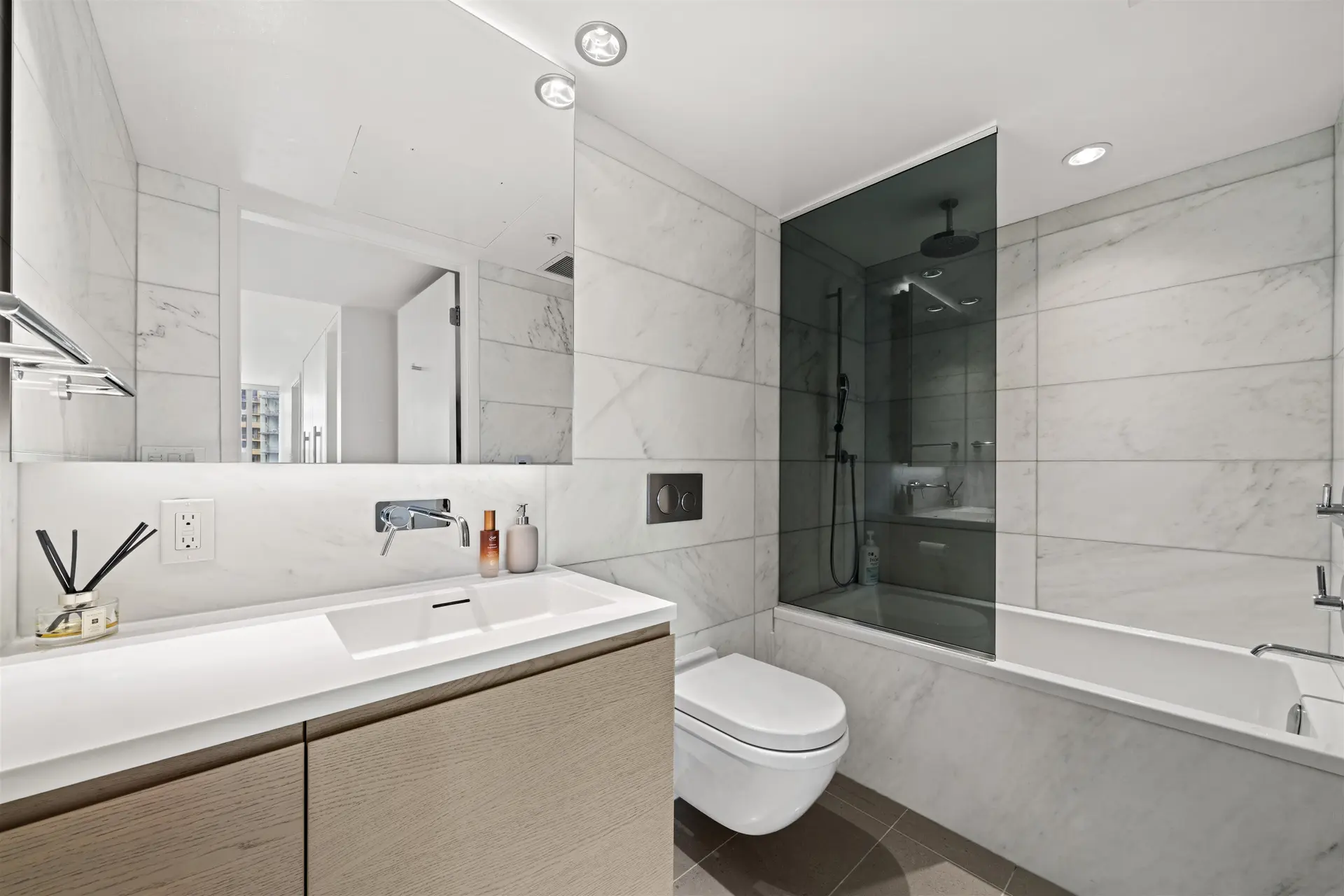 #1009 1289 Hornby Street - Image 10
