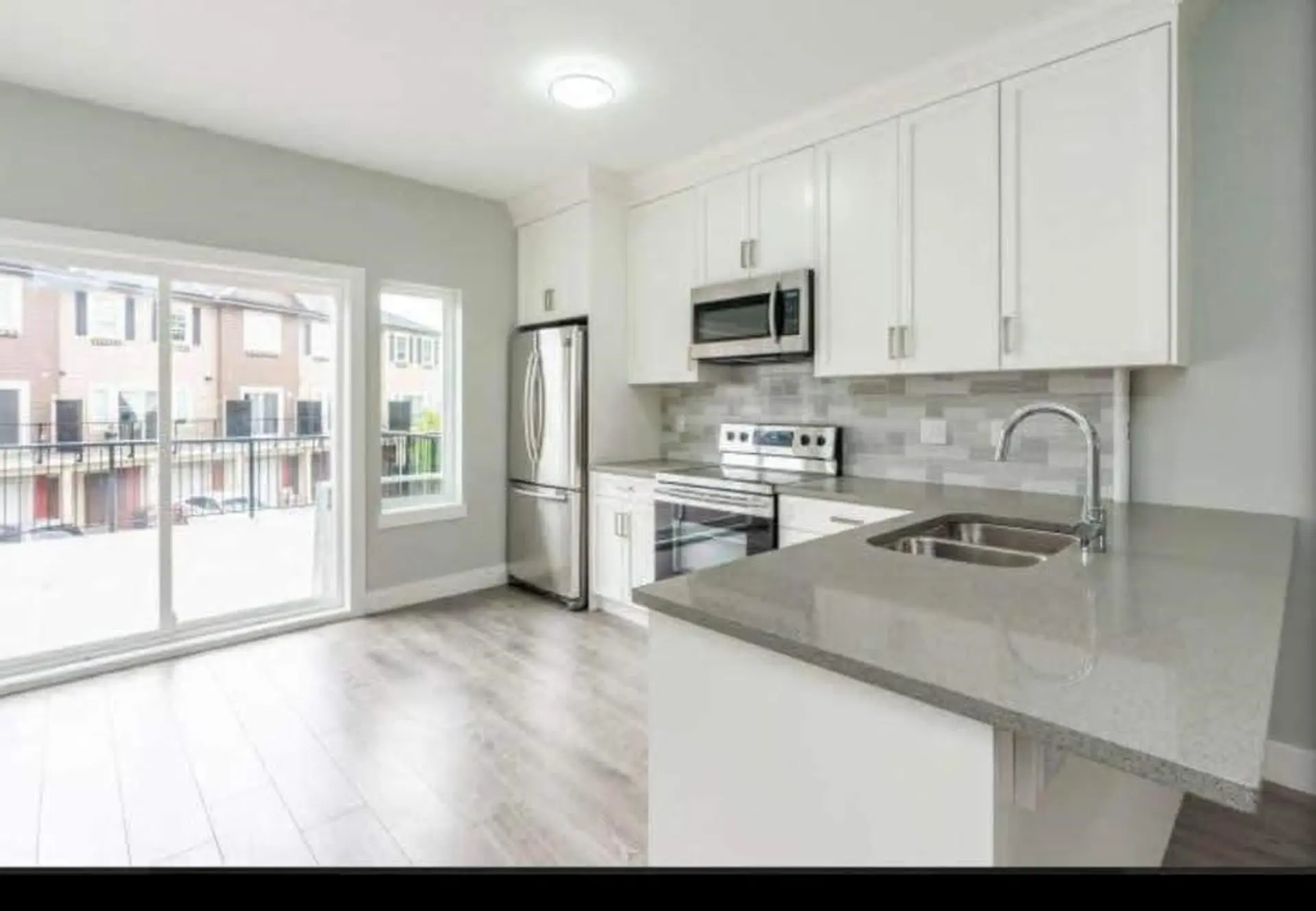 #14 2530 Janzen Street - Image 2
