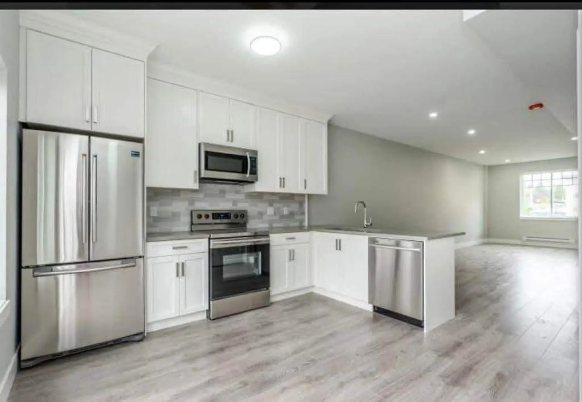 #14 2530 Janzen Street - Image 3