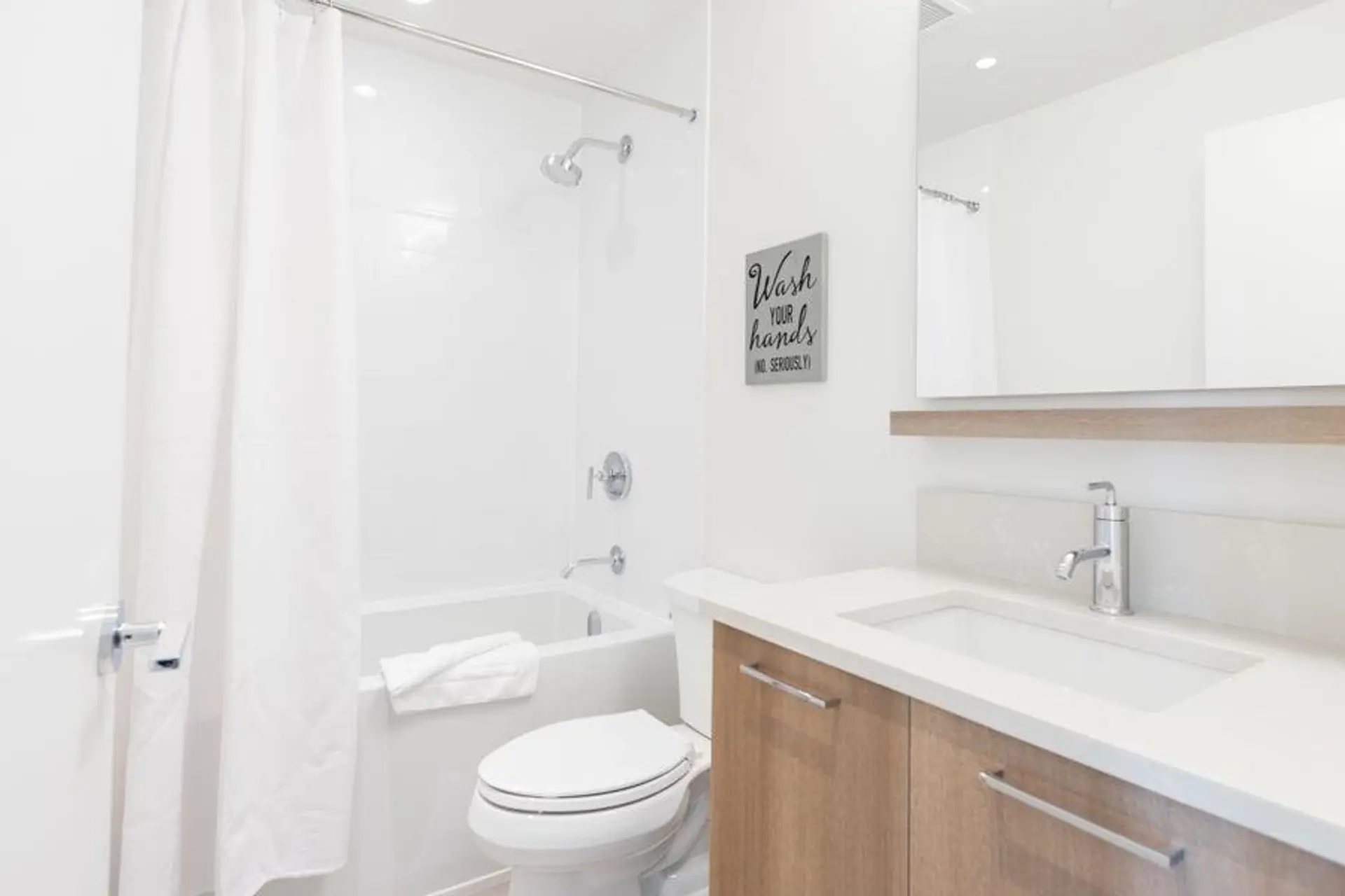 #702 258 Nelson's Court - Image 10