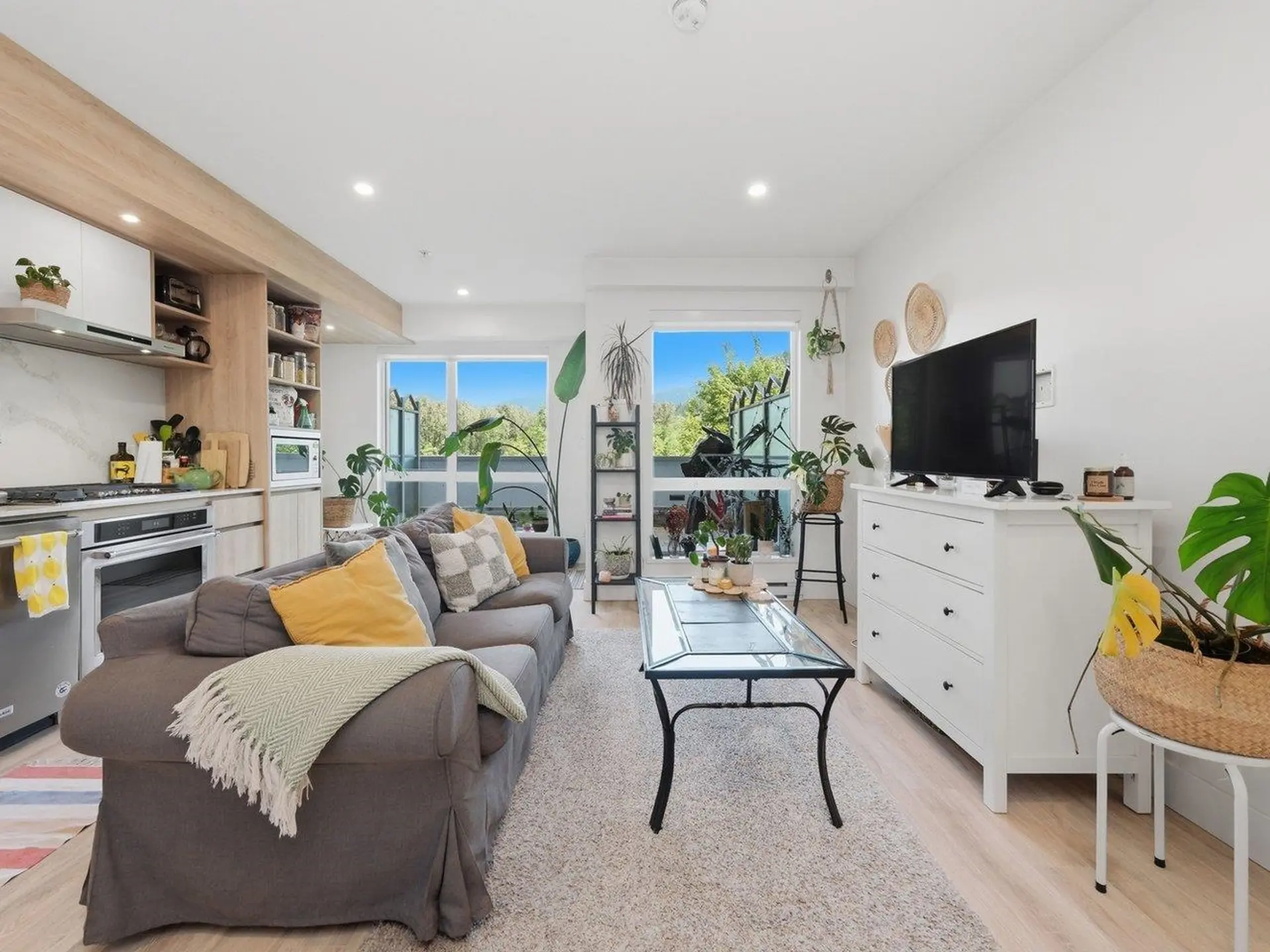 #414 38362 Buckley Avenue - Image 3
