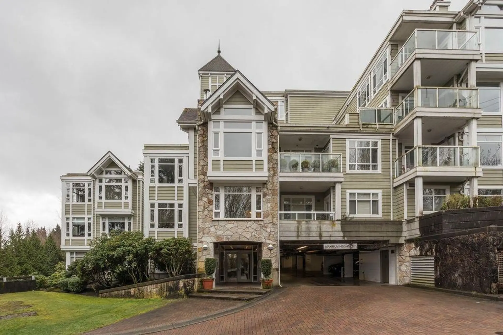 #606 3001 Terravista Place - Image 18