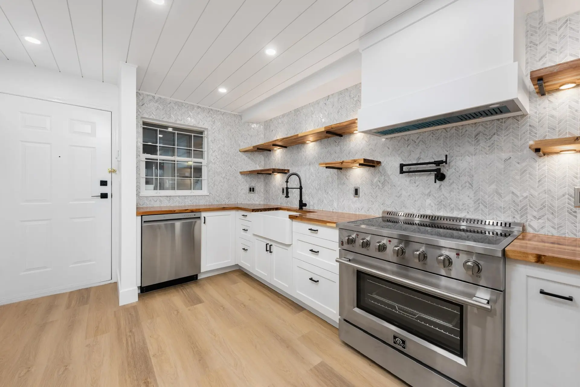 #318 2238 Kingsway - Image 2