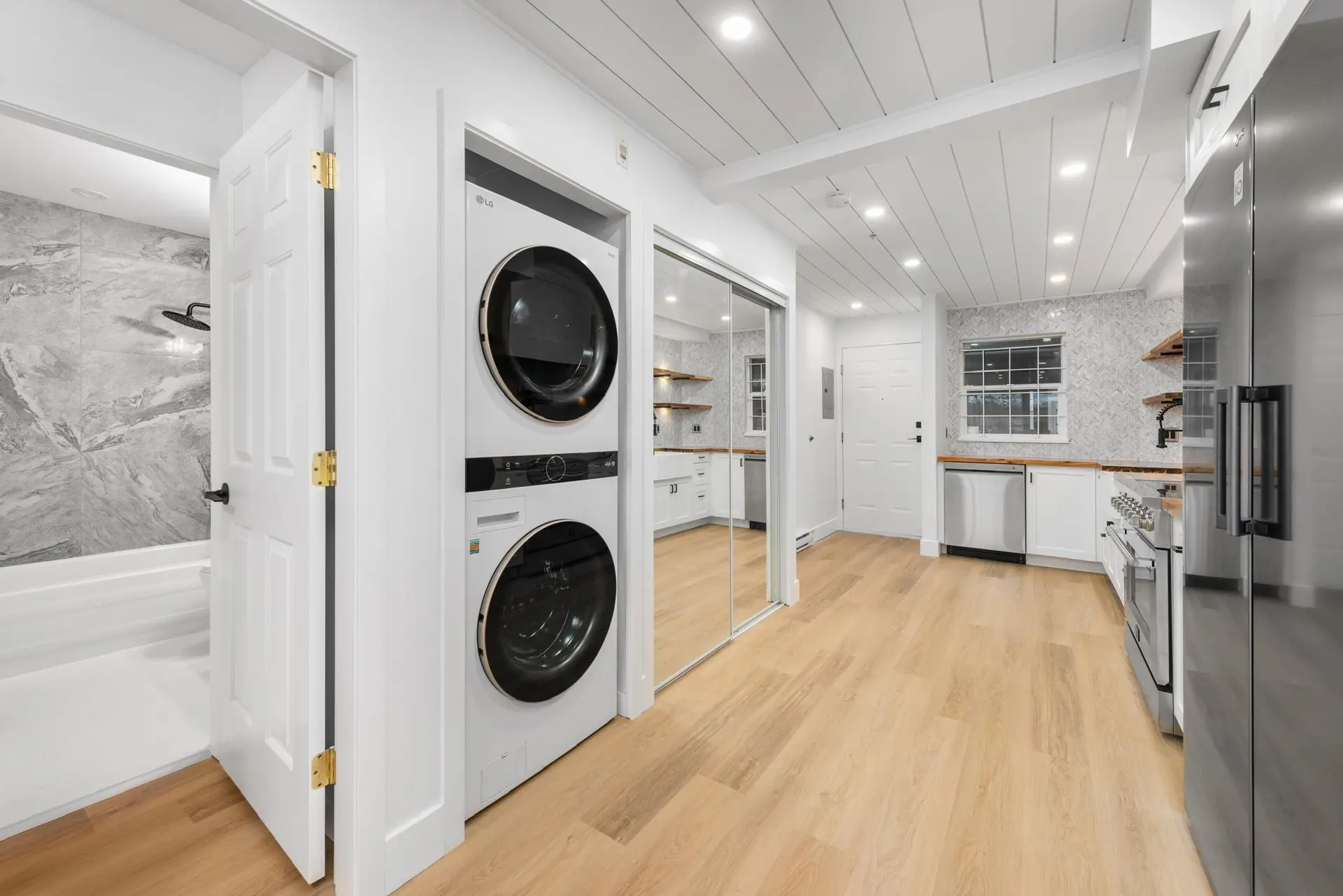 #318 2238 Kingsway - Image 4