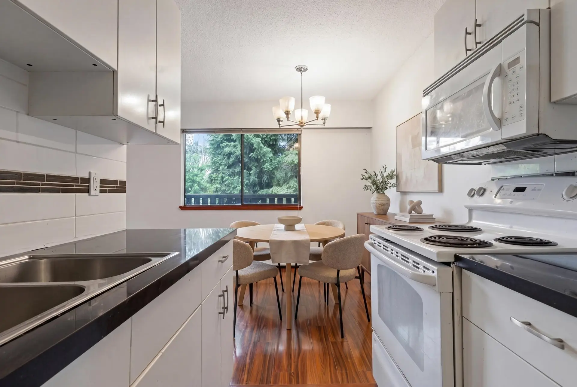 #205 175 E 4th Street - Image 2