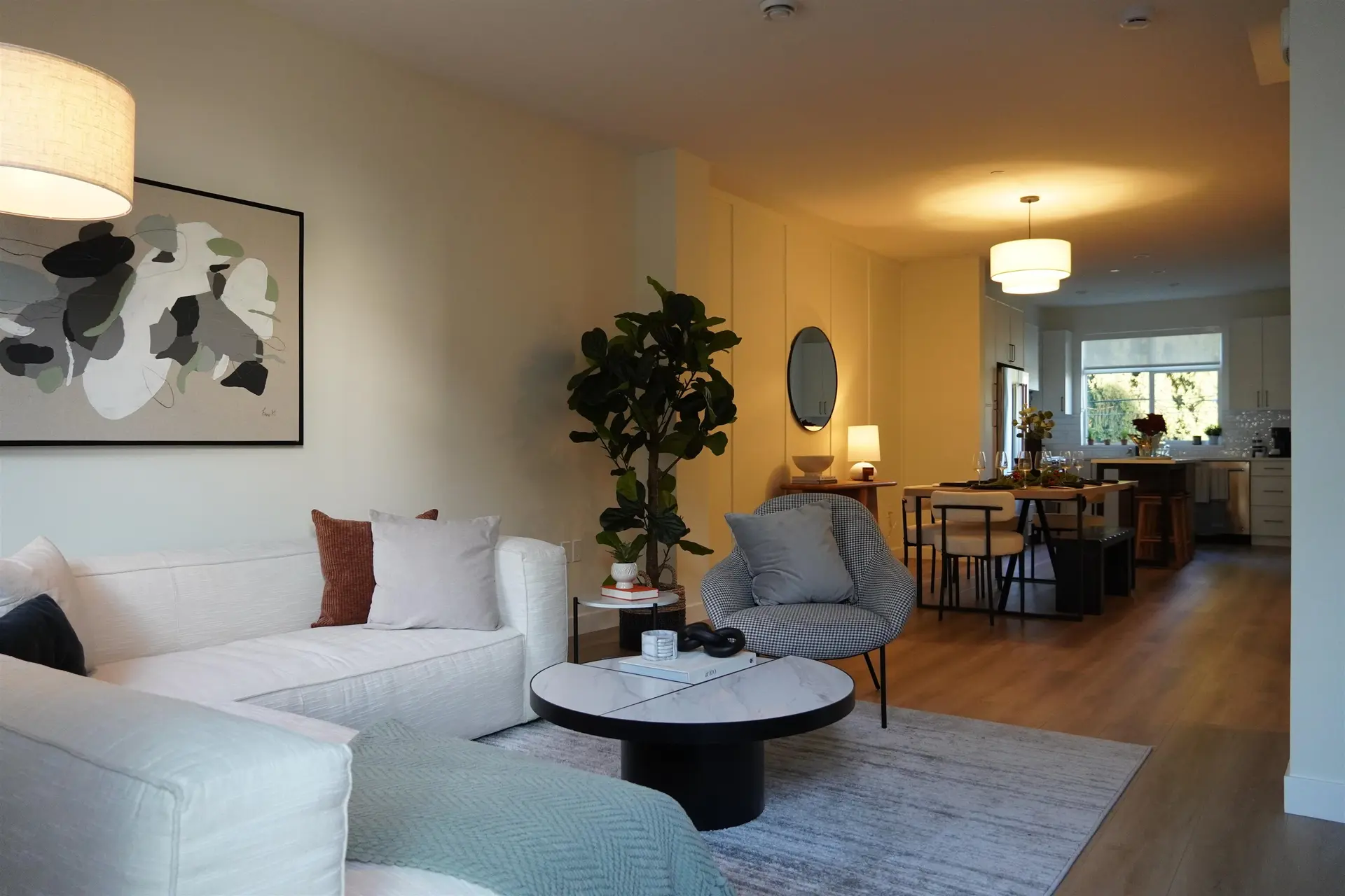 #4 2150 Rindall Avenue - Image 3
