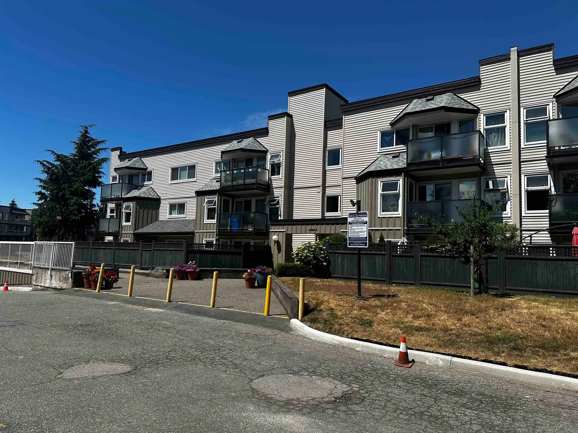 #205 1850 Southmere Crescent - Image 10