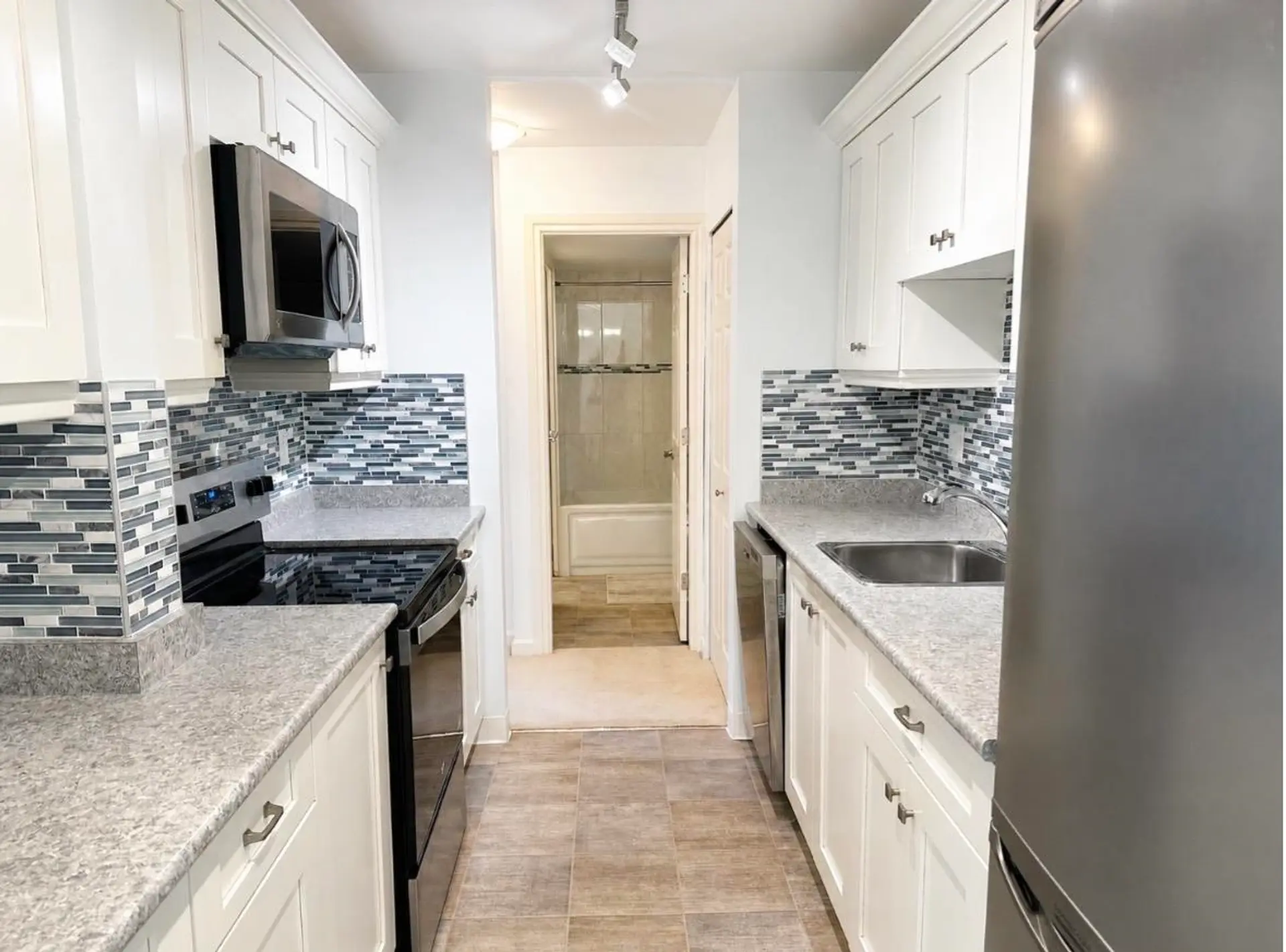 #205 1850 Southmere Crescent - Image 8