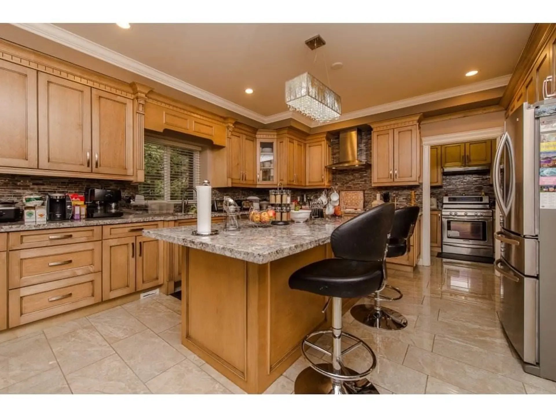 #11 3363 Horn Street - Image 6