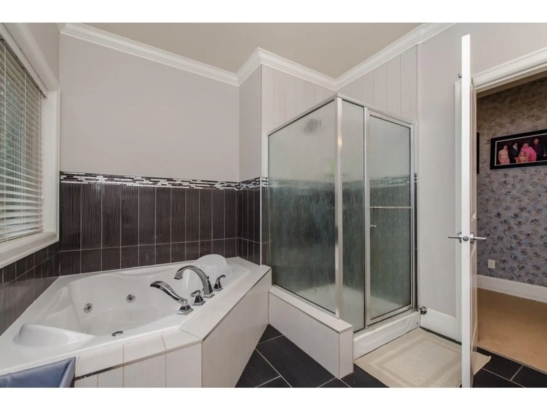 #11 3363 Horn Street - Image 12