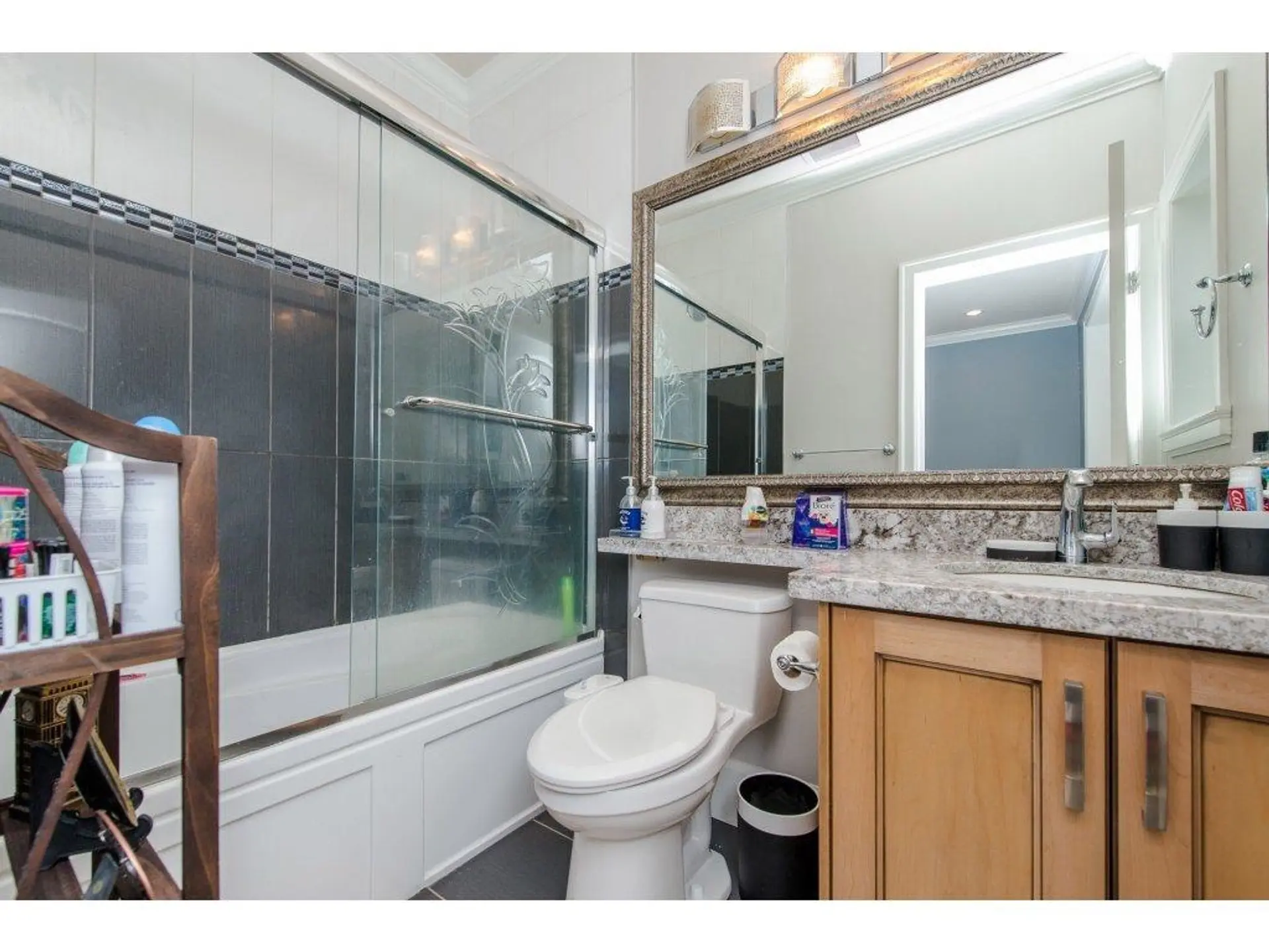 #11 3363 Horn Street - Image 15