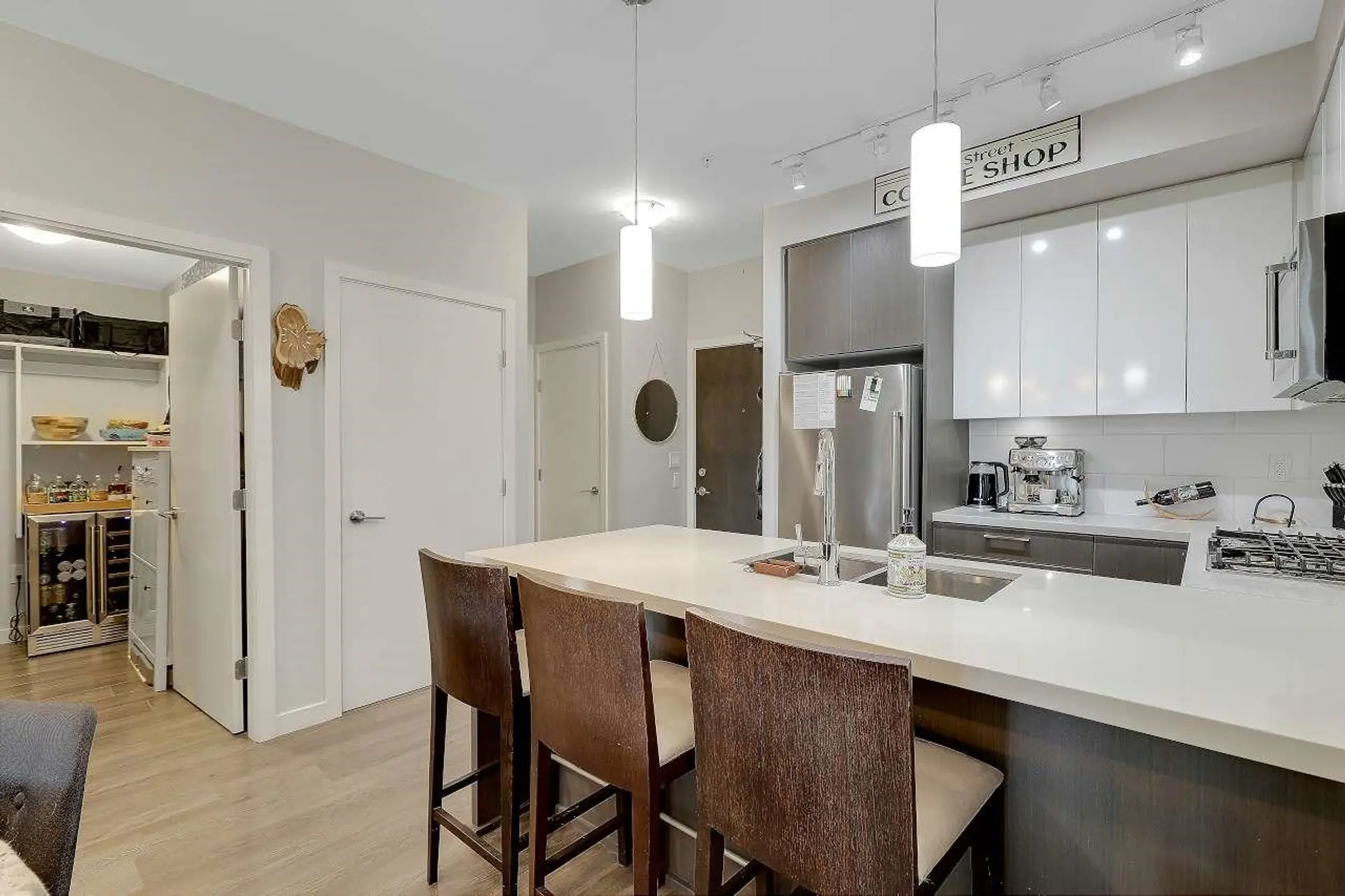 #123 22 East Royal Avenue - Image 7