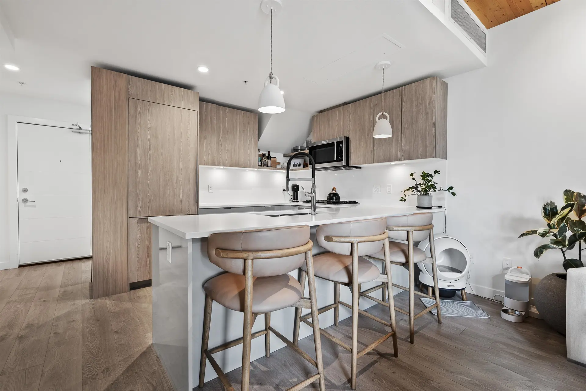 #614 108 E 8th Street - Image 9