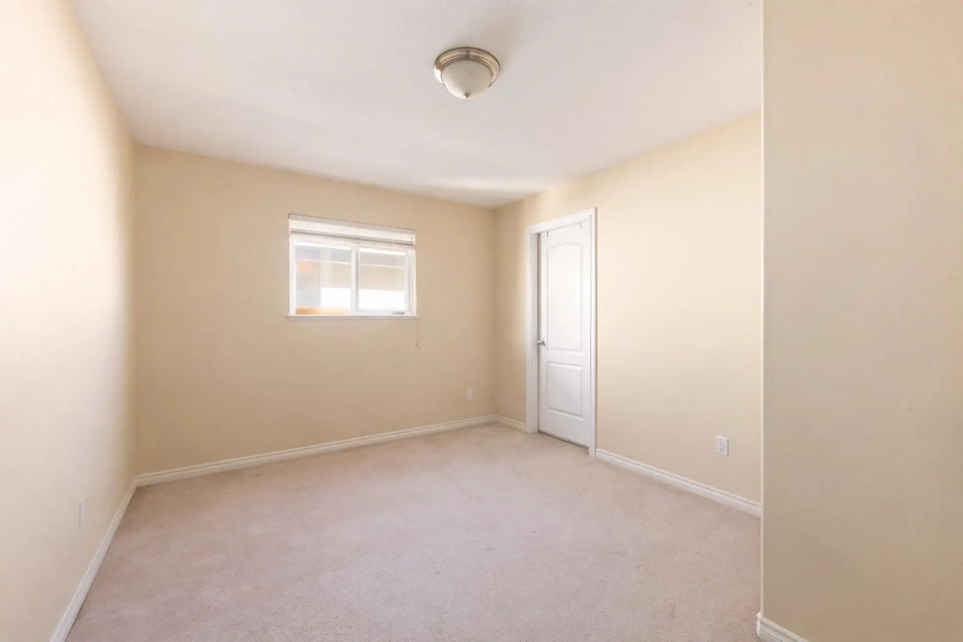 6761 145a Street - Image 17