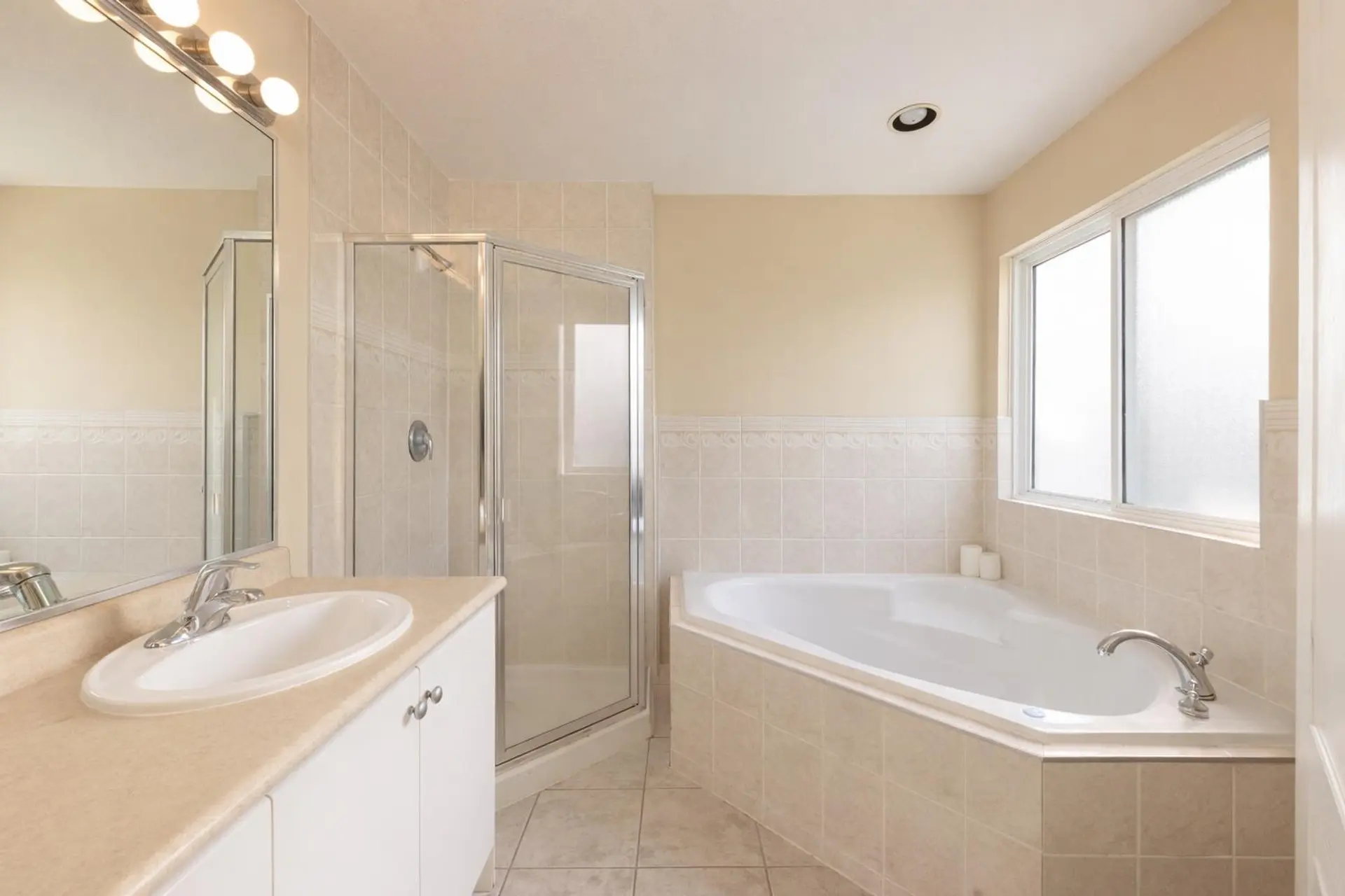 6761 145a Street - Image 15