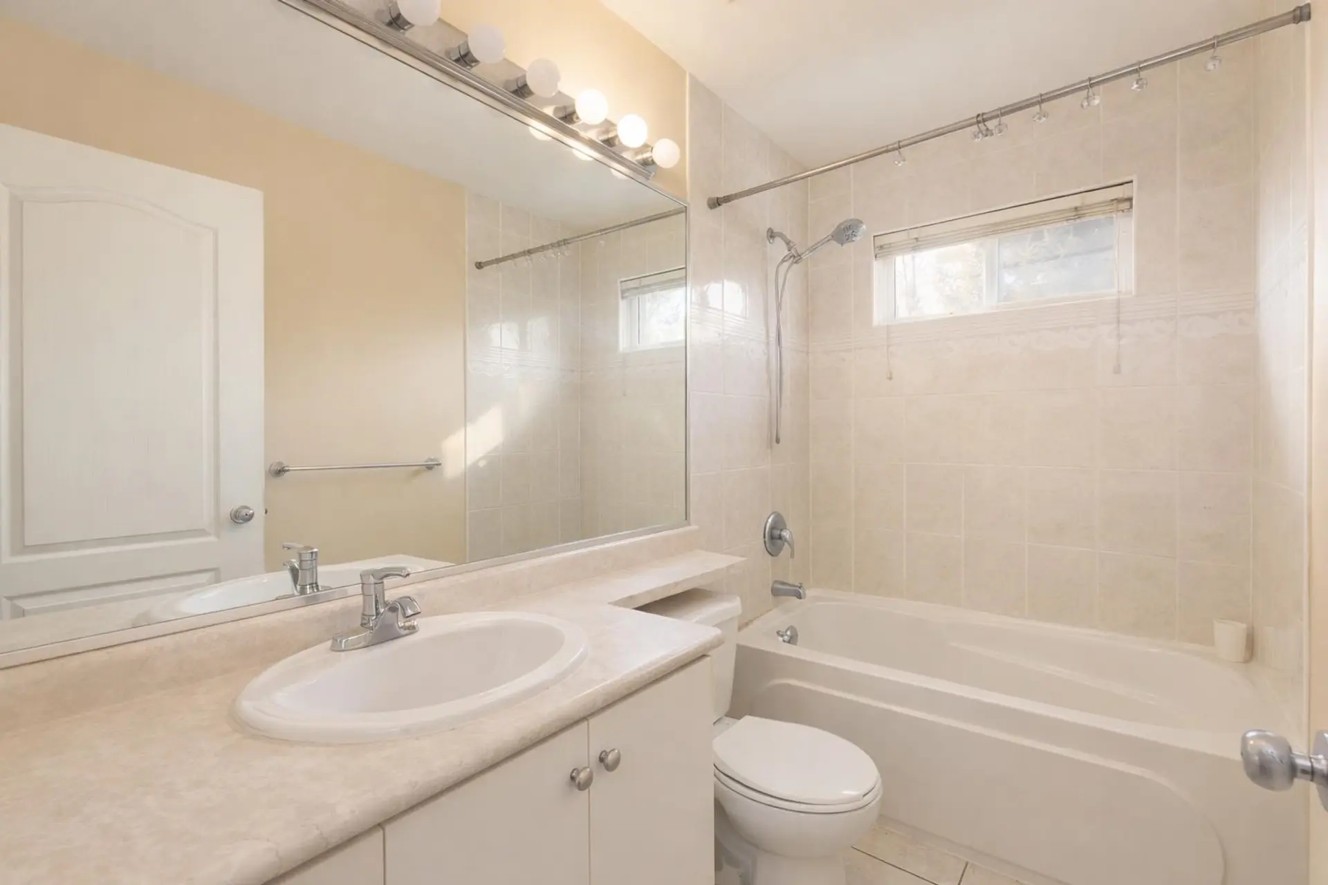 6761 145a Street - Image 19