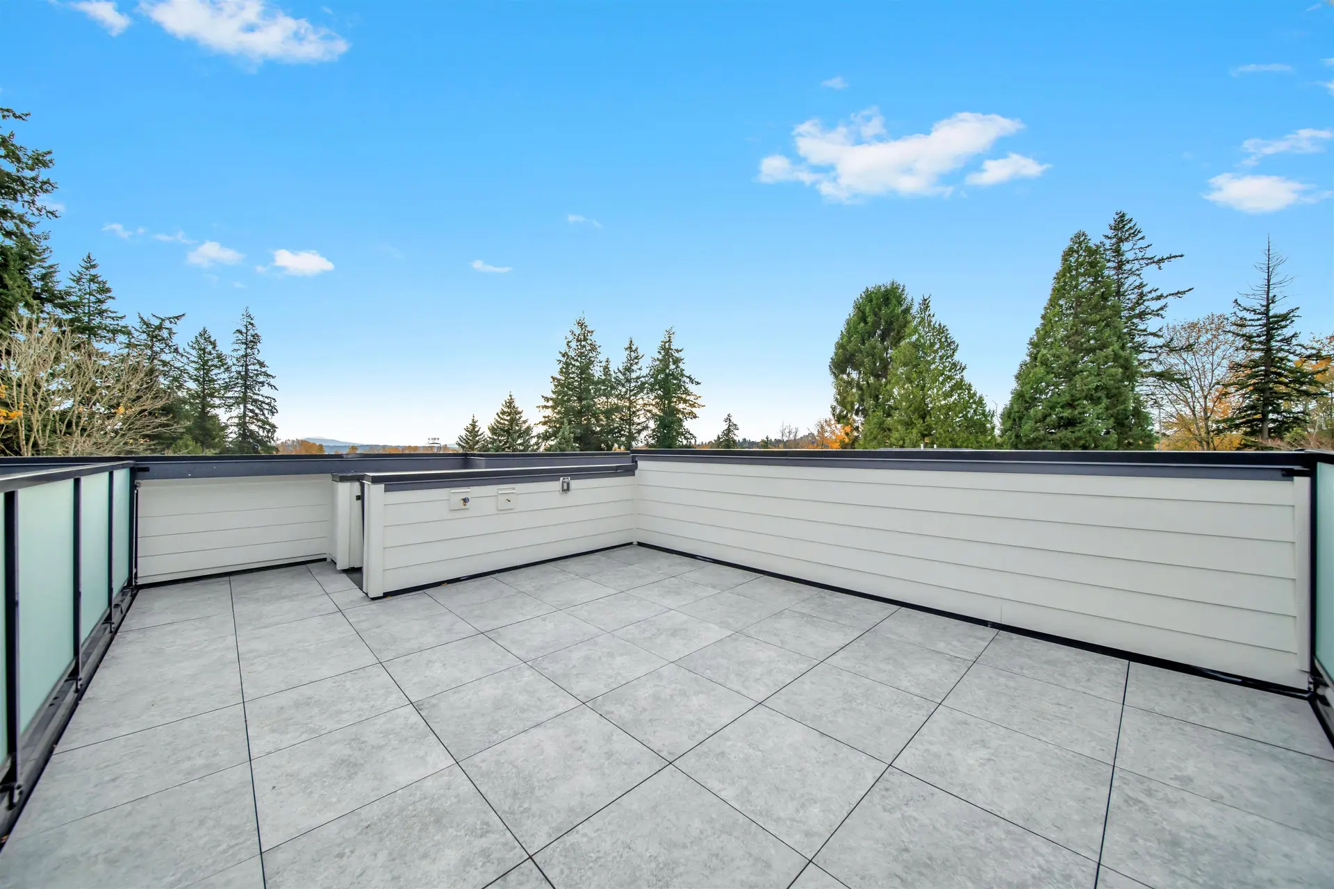 16477 20 Avenue - Image 15