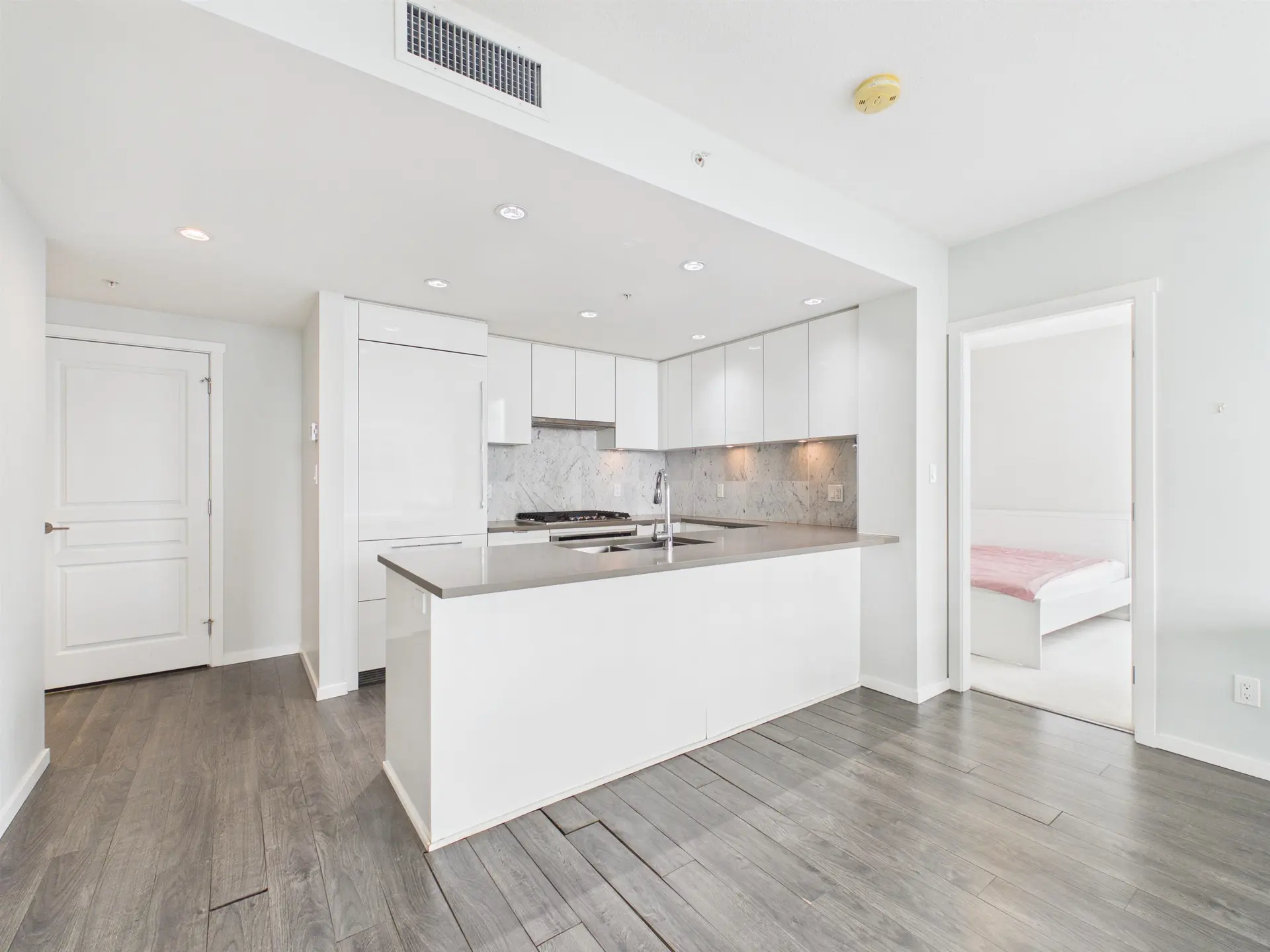 #3603 5883 Barker Avenue - Image 1