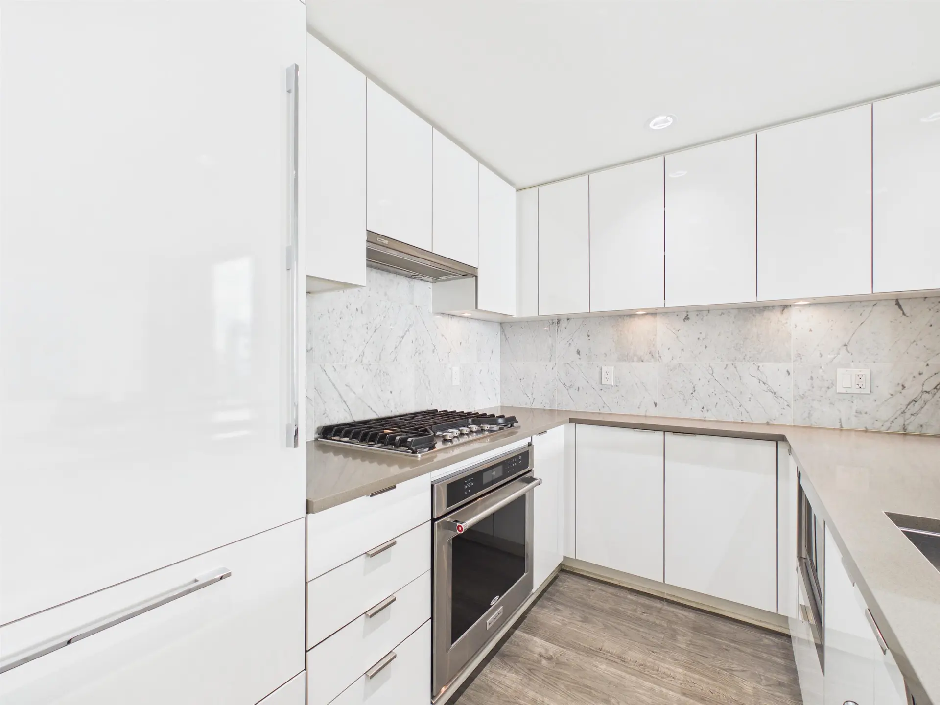 #3603 5883 Barker Avenue - Image 9