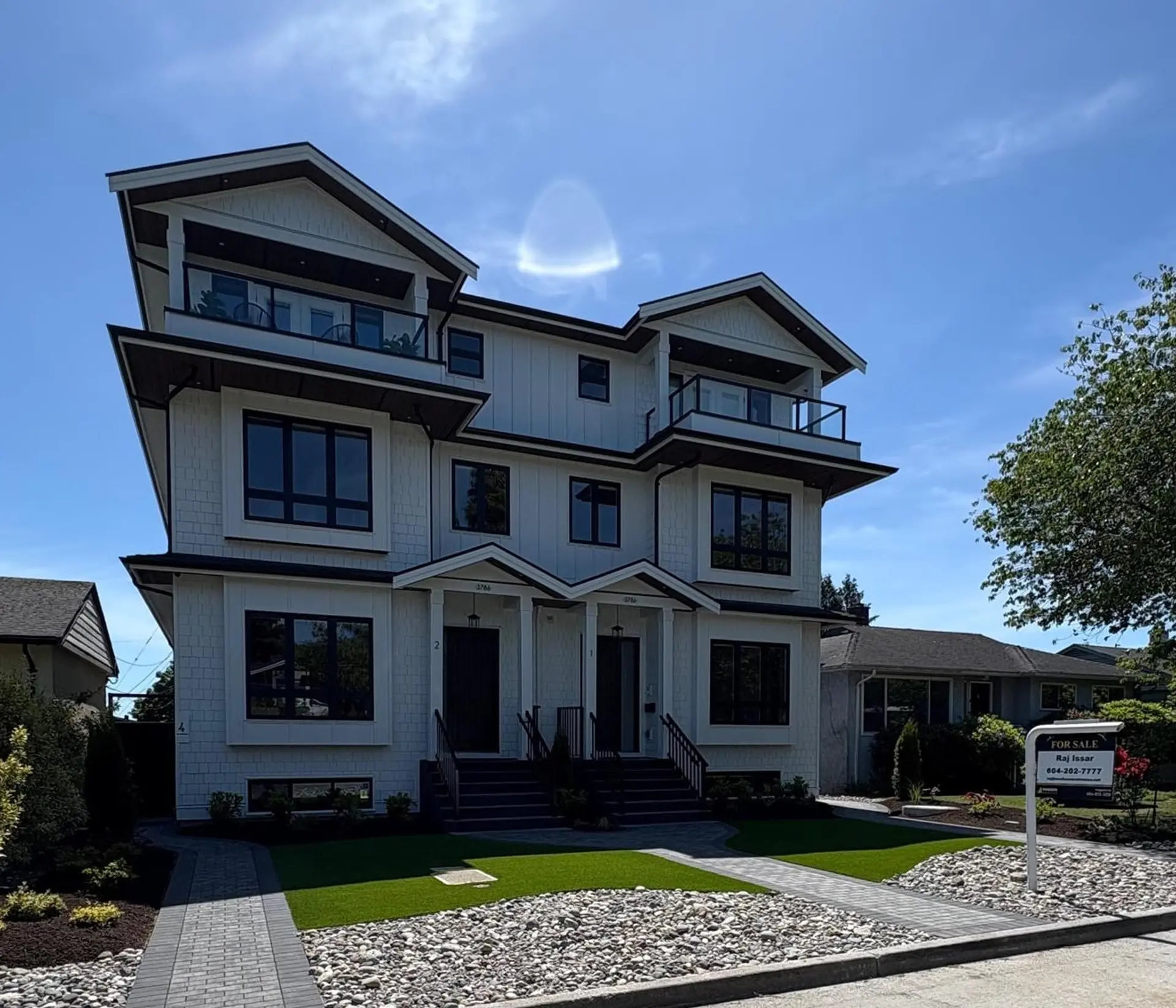 #1 3786 Peter Street