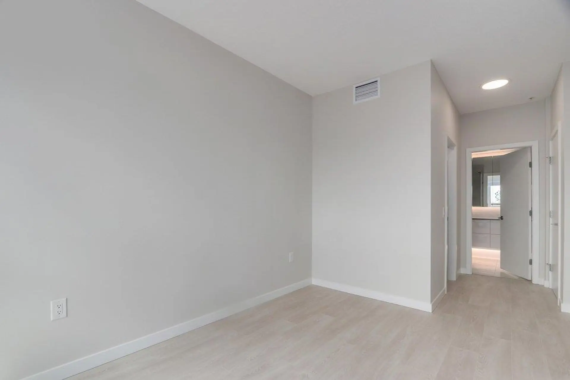 #304 110 E 17th Street - Image 9