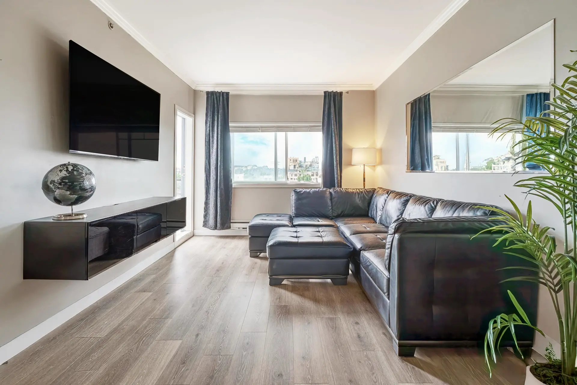 #401 22363 Selkirk Avenue - Image 3