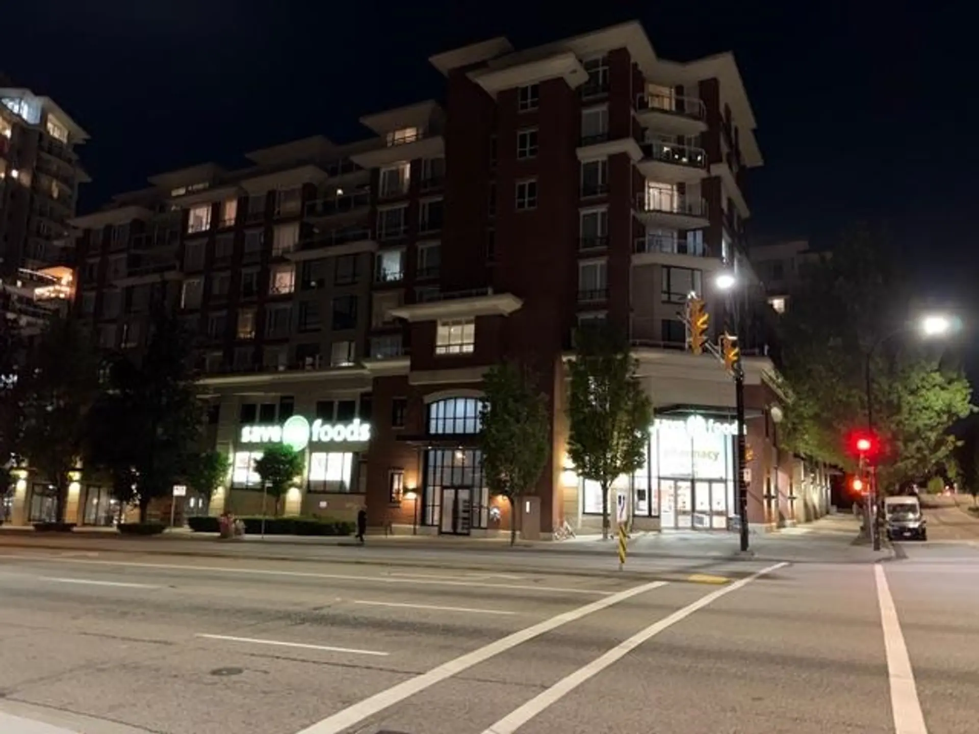 1166 E 16th Avenue - Image 16