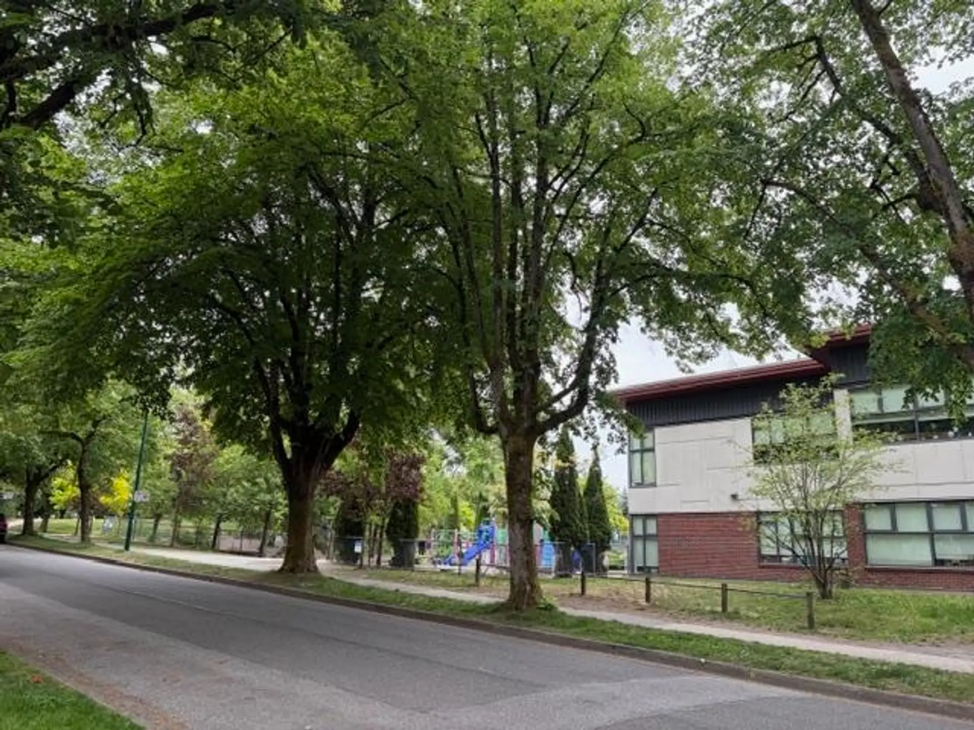 1166 E 16th Avenue - Image 8