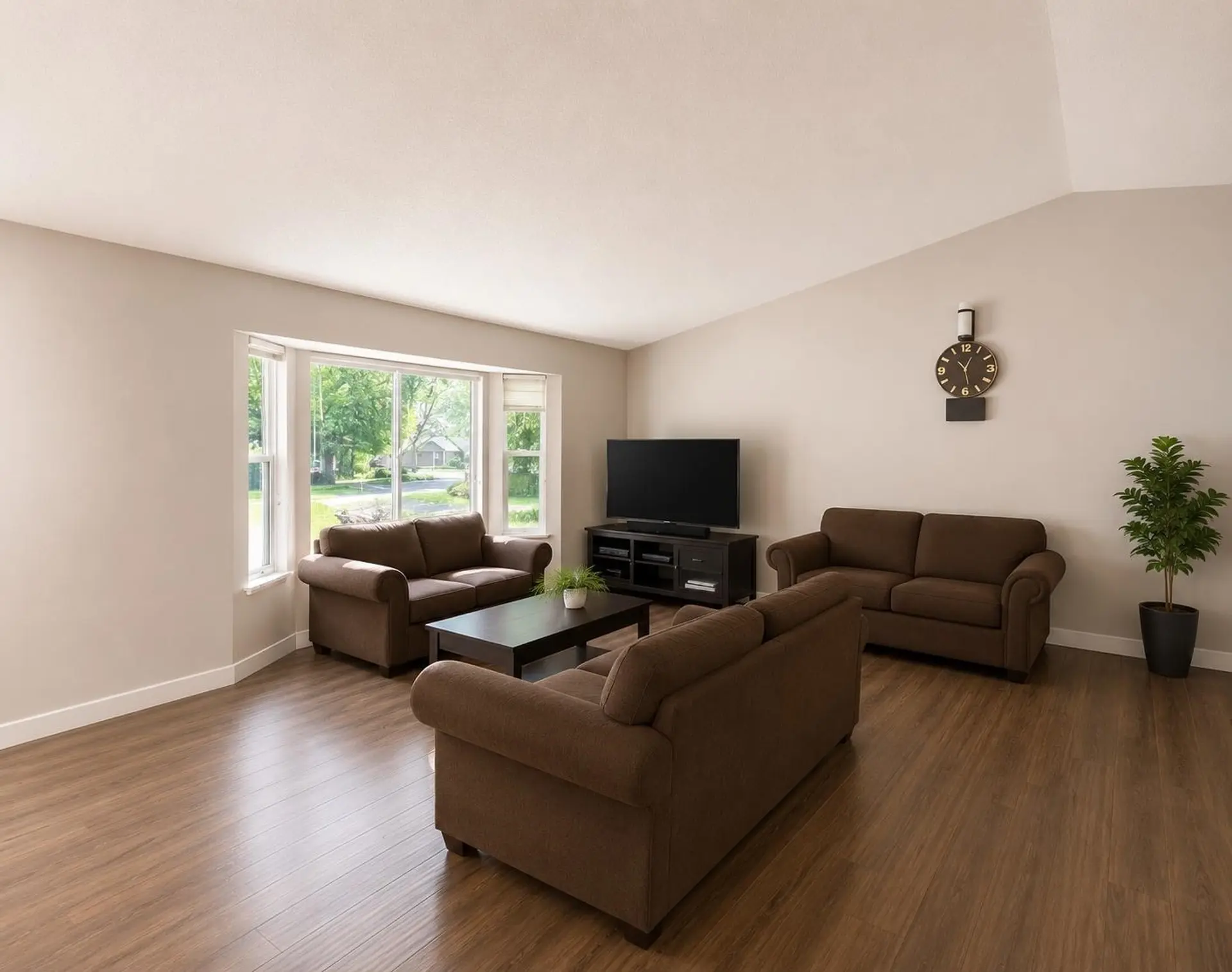 14565 91a Avenue - Image 4