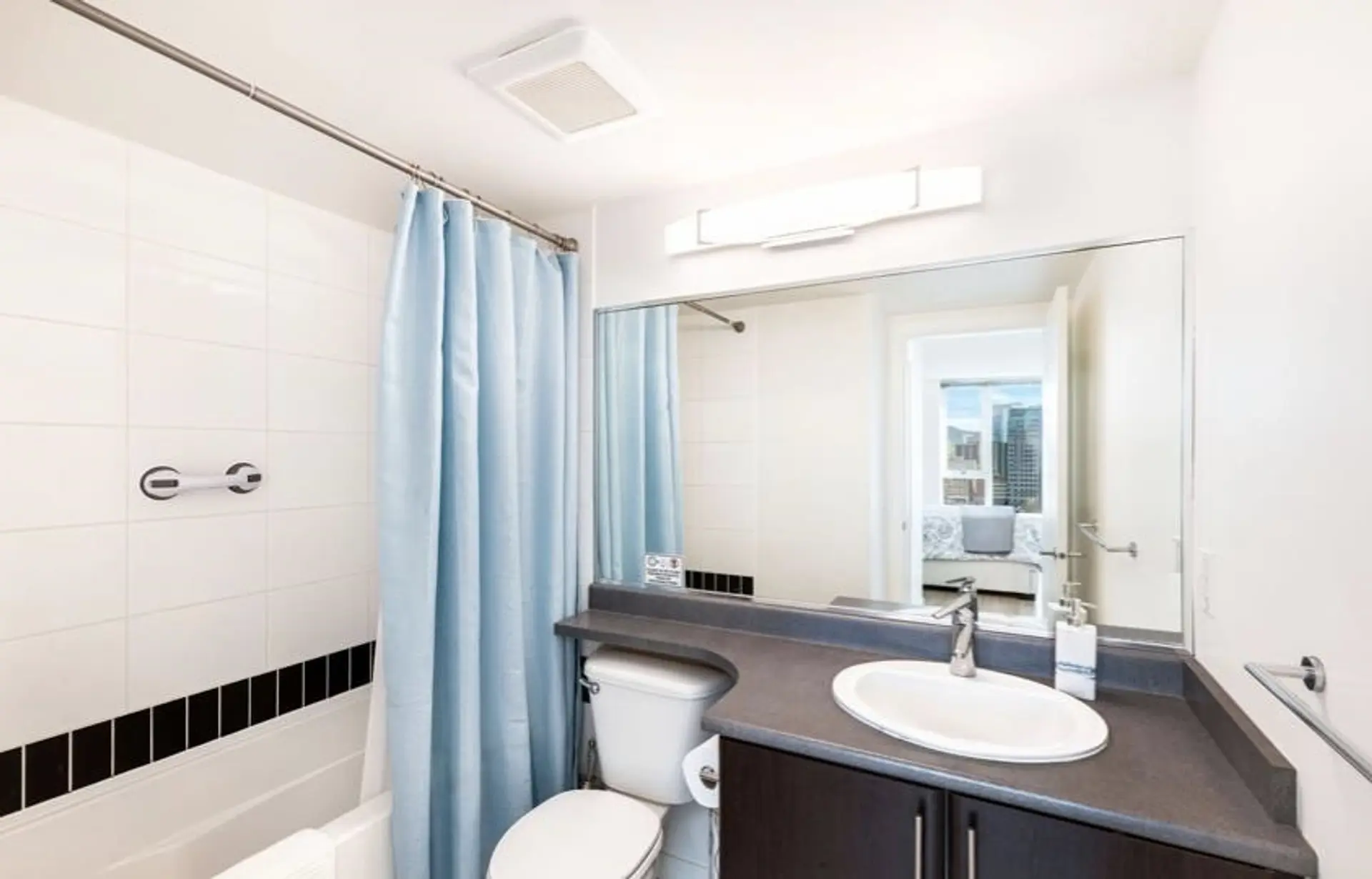 #2906 688 Abbott Street - Image 12