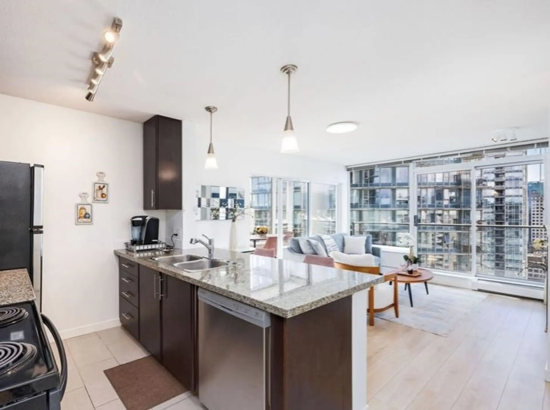 #2906 688 Abbott Street - Image 8