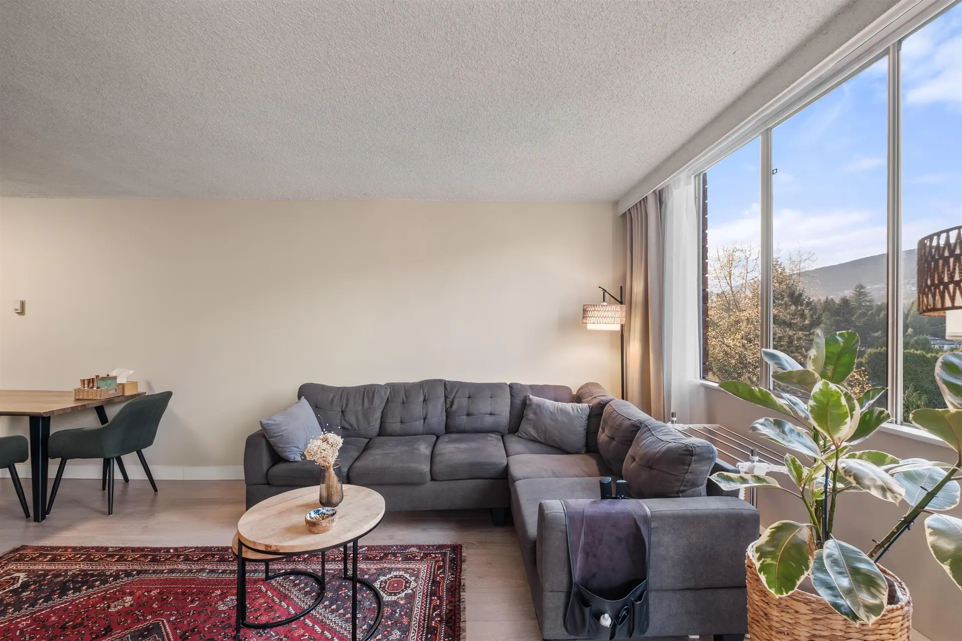 #1205 2012 Fullerton Avenue - Image 2