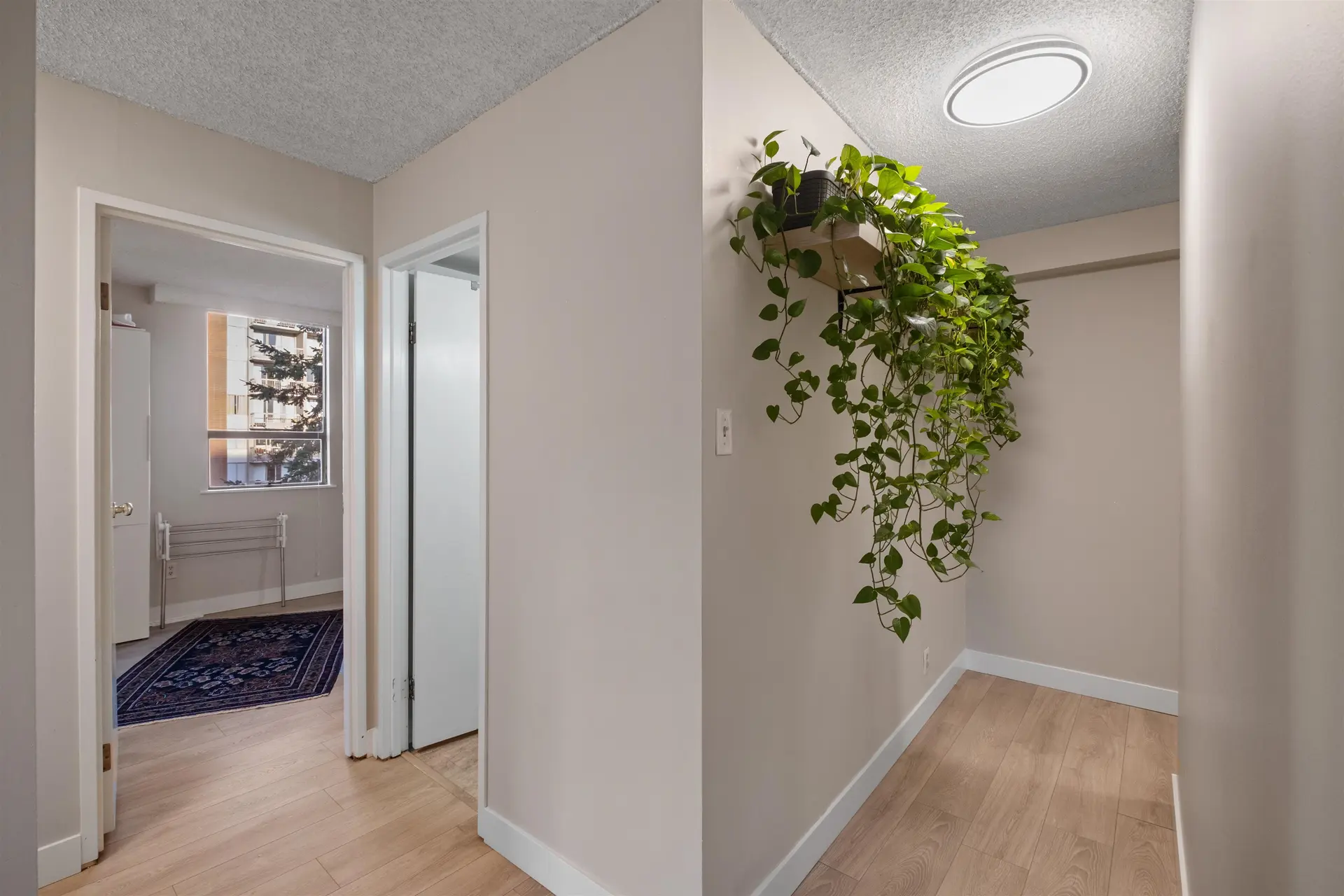 #1205 2012 Fullerton Avenue - Image 4