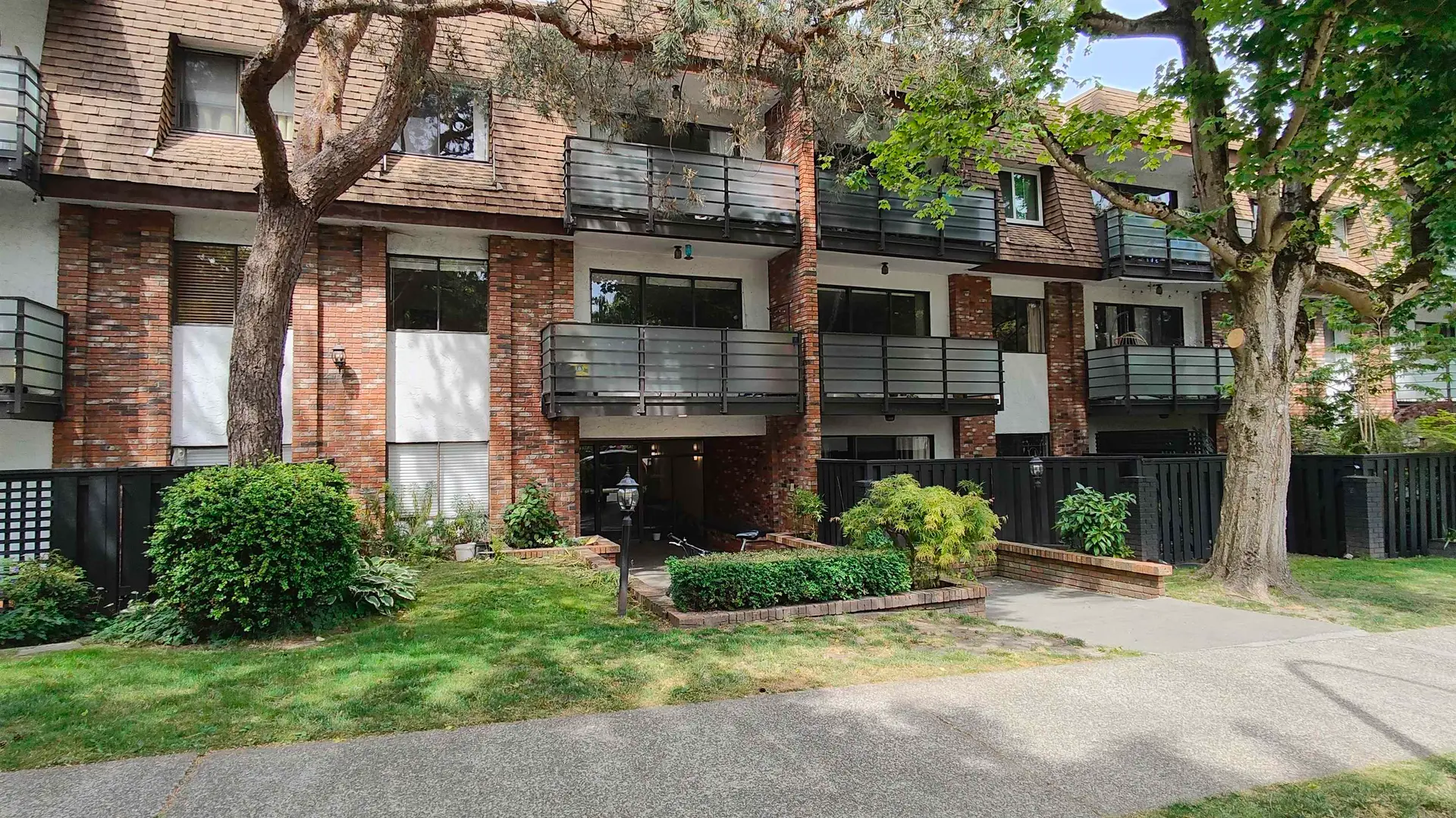 #202 1933 W 5th Avenue - Image 1