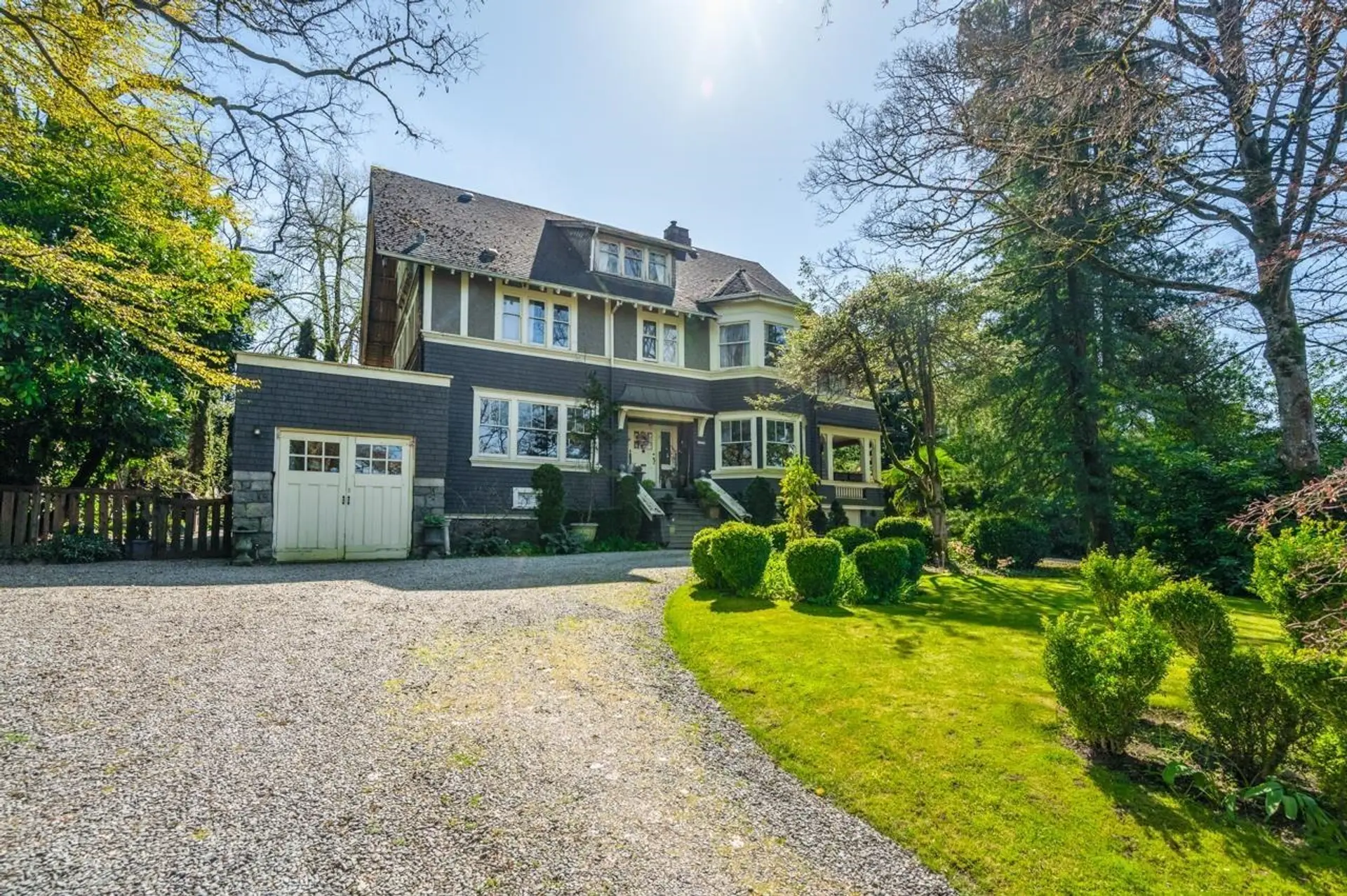 1650 Cedar Crescent - Image 2