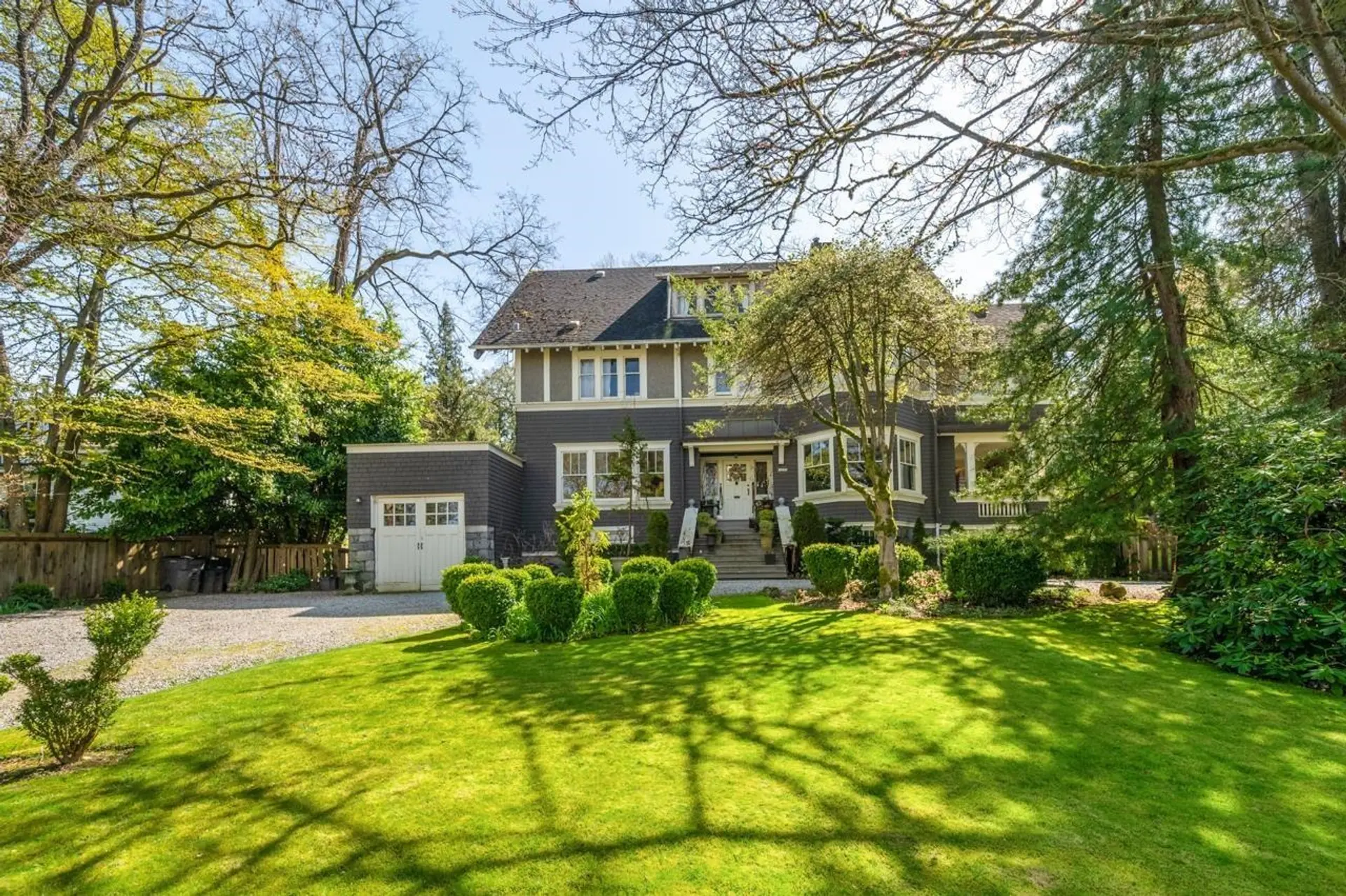 1650 Cedar Crescent - Image 1