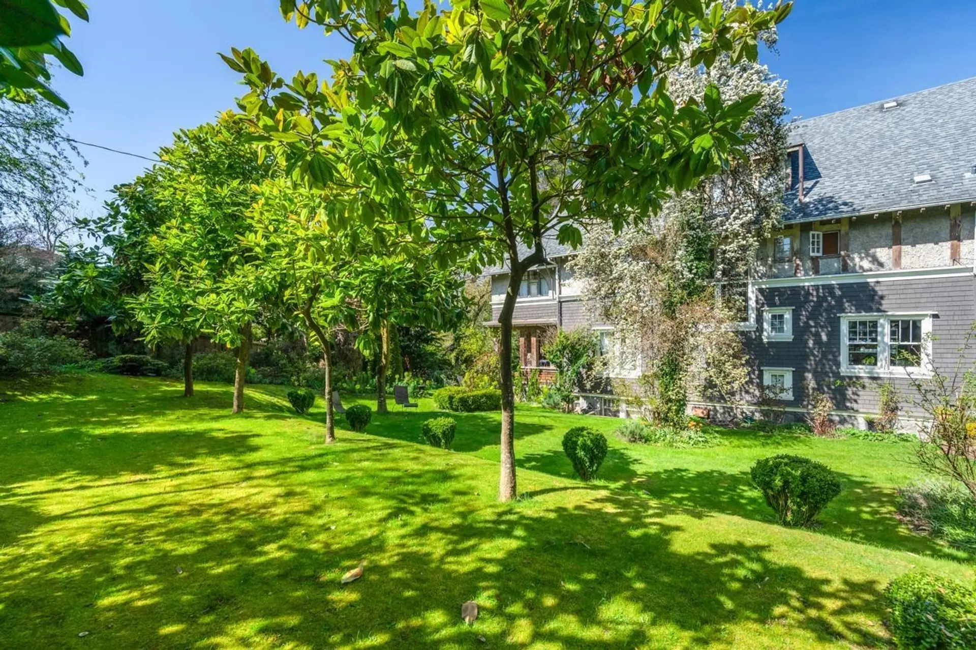 1650 Cedar Crescent - Image 8