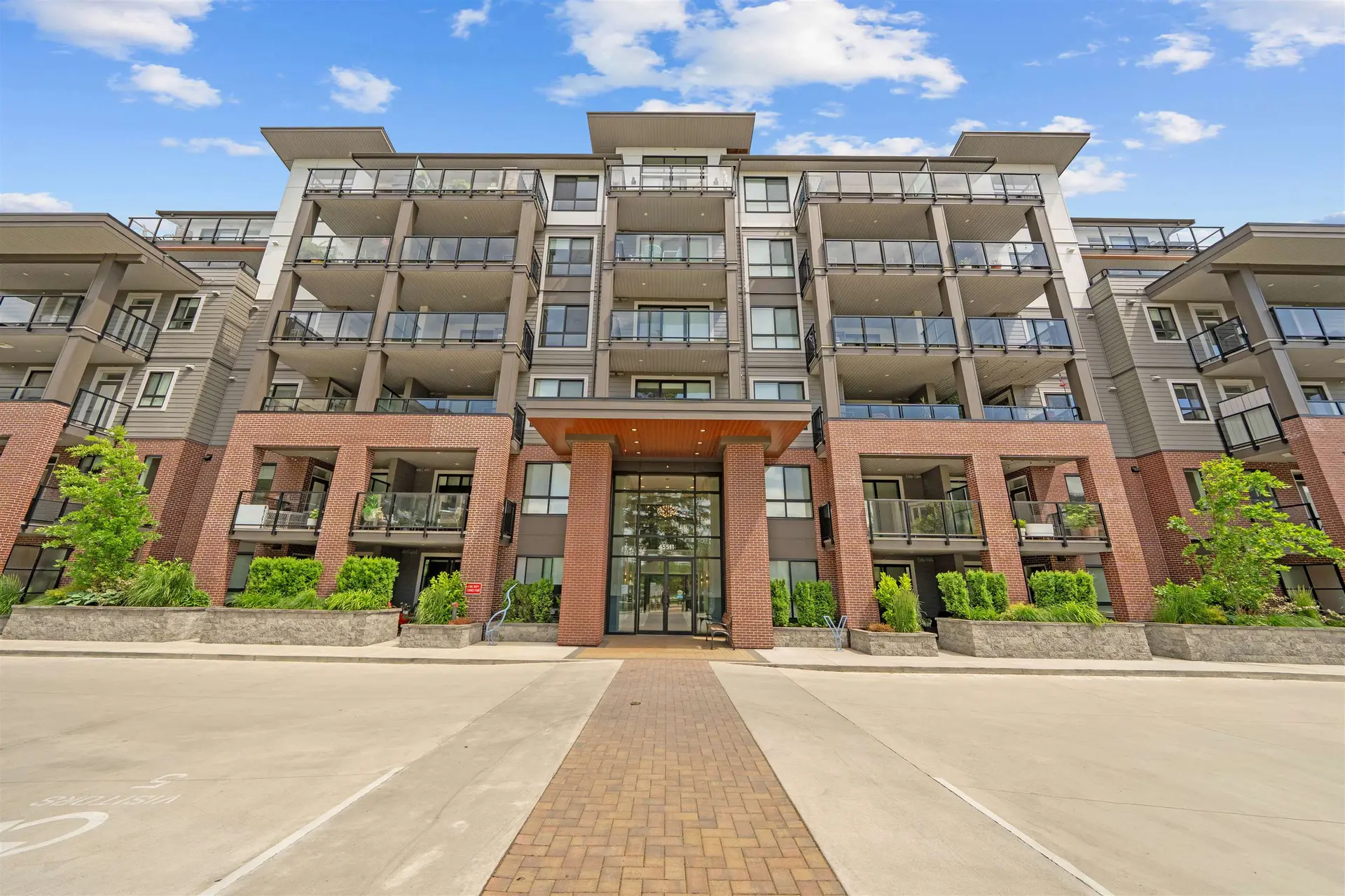 #208 45511 Campus Drive - Image 1