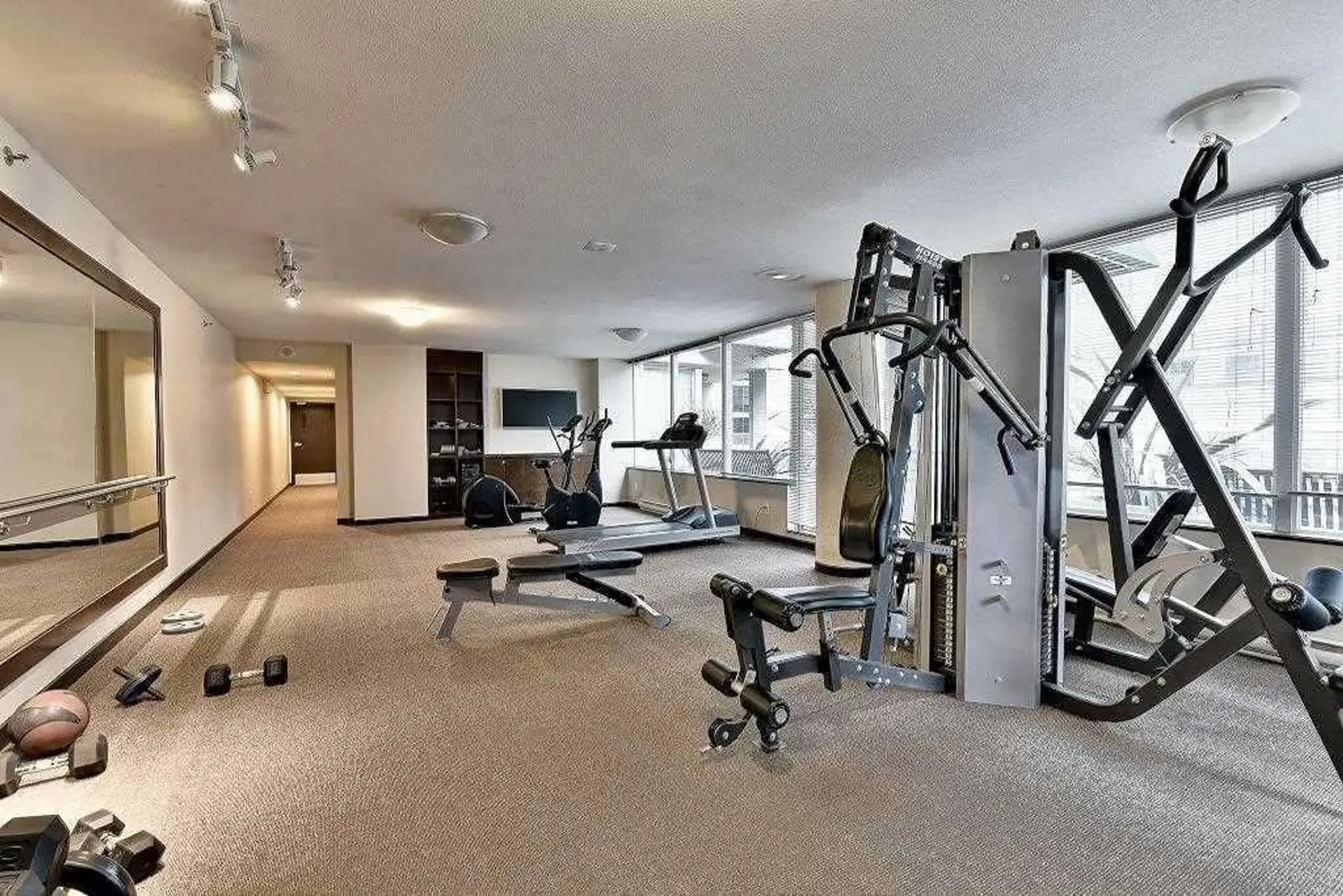#906 822 Seymour Street - Image 13