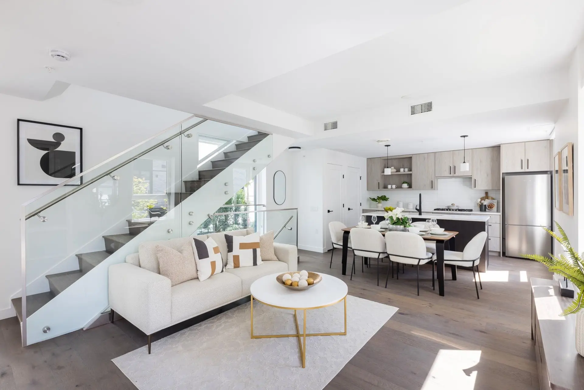 6829 Cambie Street - Image 3