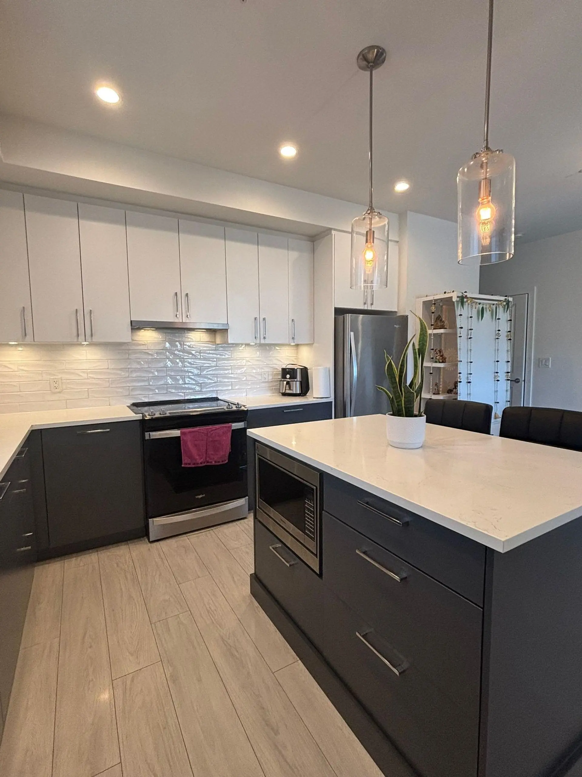 #B316 20834 80 Avenue - Image 2