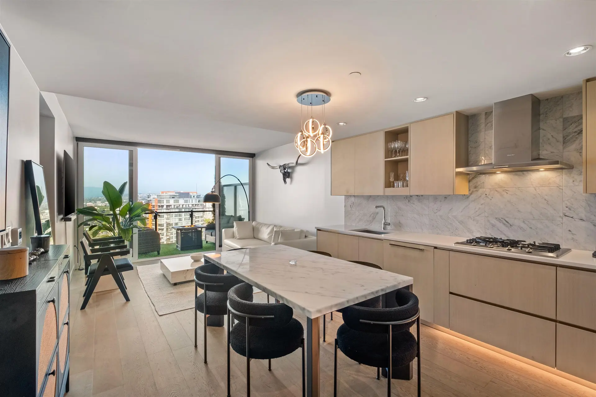 #2916 89 Nelson Street - Image 3