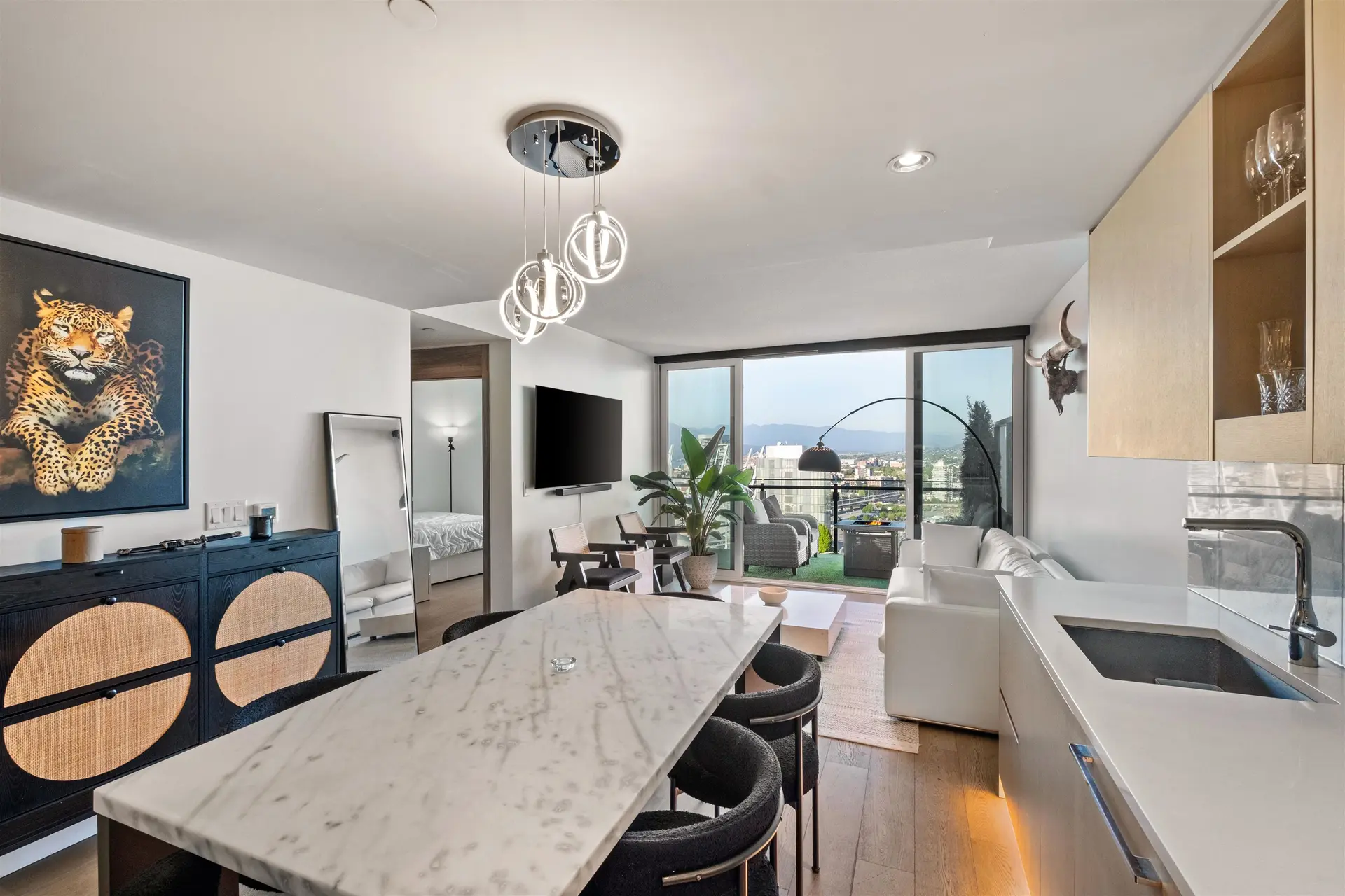 #2916 89 Nelson Street - Image 4